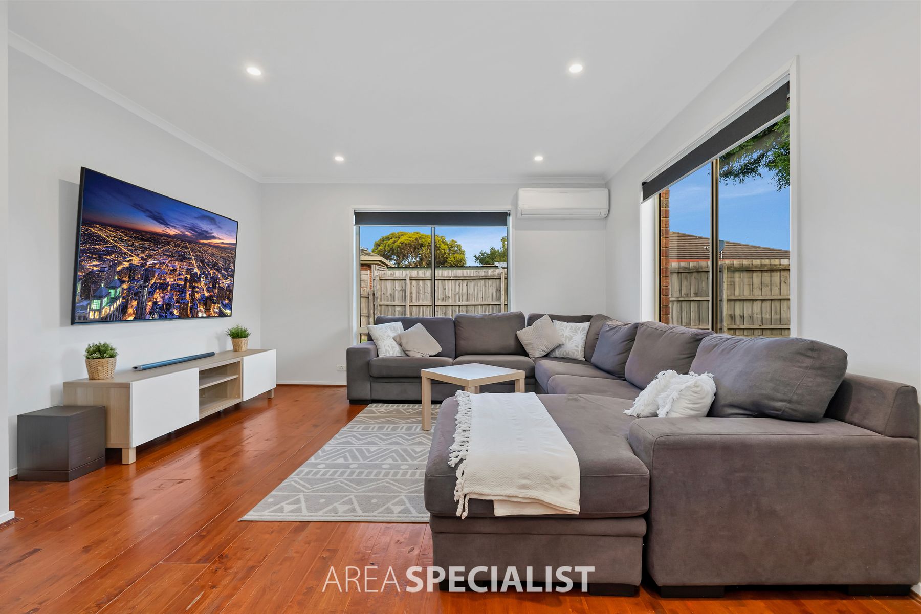 5 Dunmore Court, Cranbourne, VIC 3977, Cranbourne - Thumbnail 2