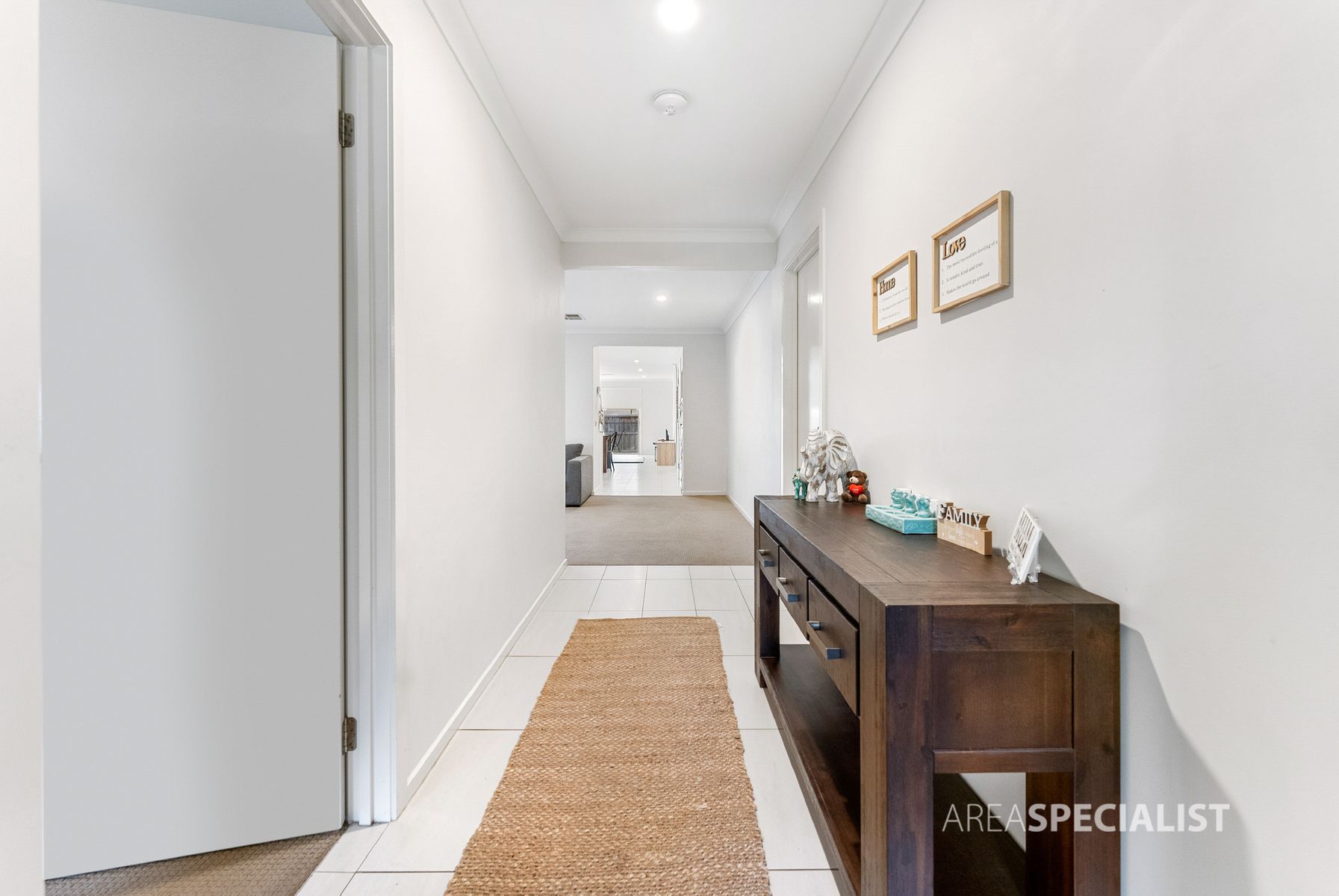 22 Kurrali Crescent, Werribee, VIC 3030, Werribee - Thumbnail 4