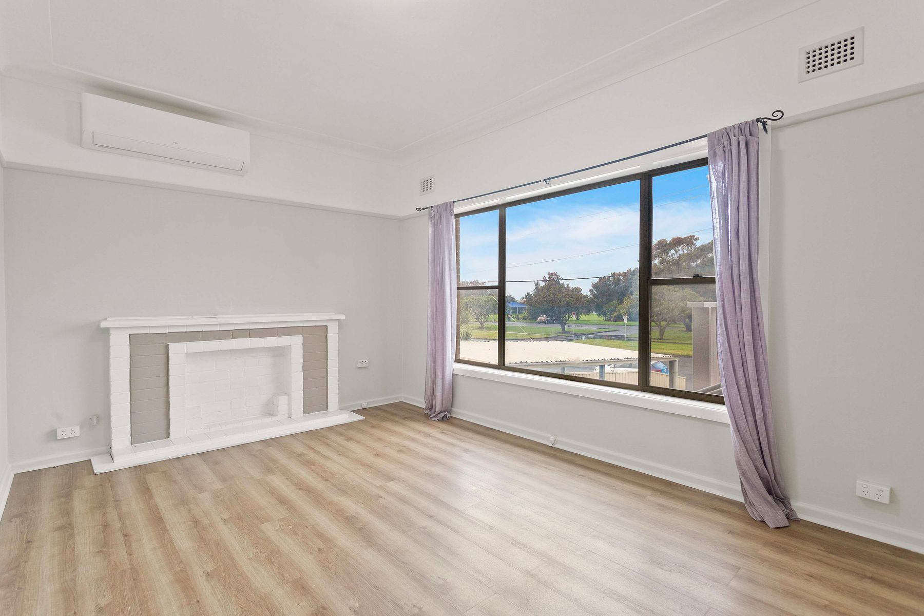 220 Northcliffe Dr, Warrawong NSW 2502, Warrawong - Thumbnail 2