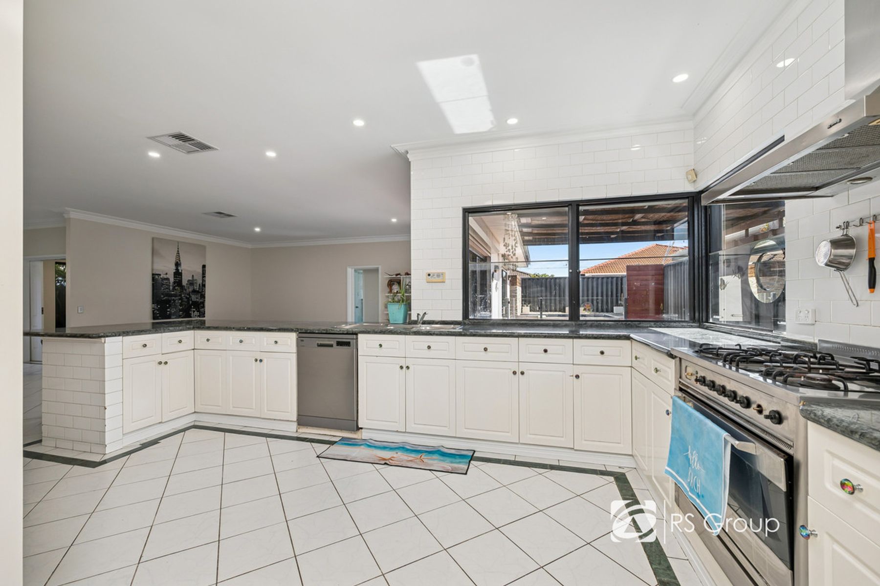 18 Newhaven Place, Canning Vale, WA 6155, Canning Vale - Thumbnail 7