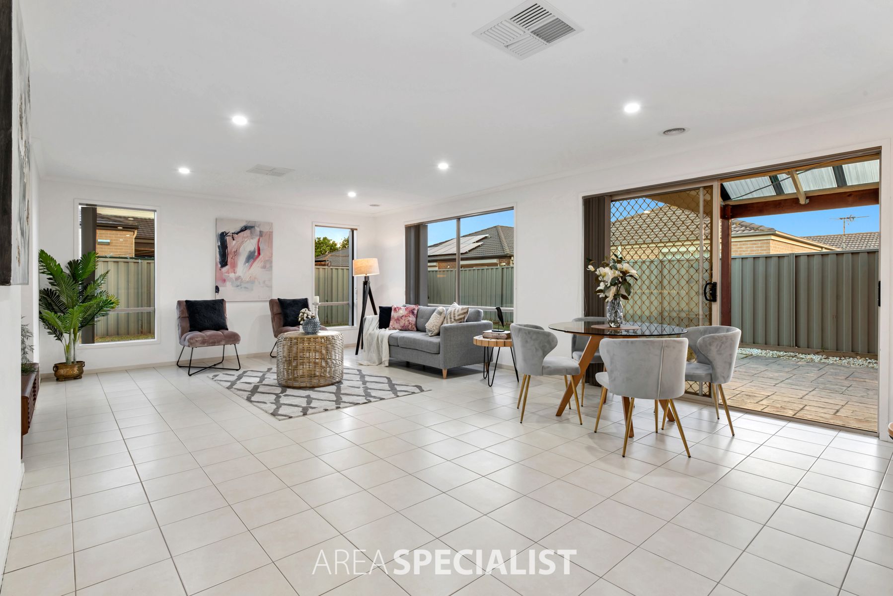 17 Bowyer Avenue, Cranbourne East, VIC 3977, Cranbourne East - Thumbnail 6