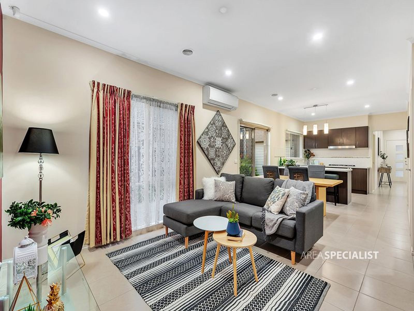 52 Valencia Cct, Cranbourne, VIC 3977, Cranbourne - Thumbnail 3