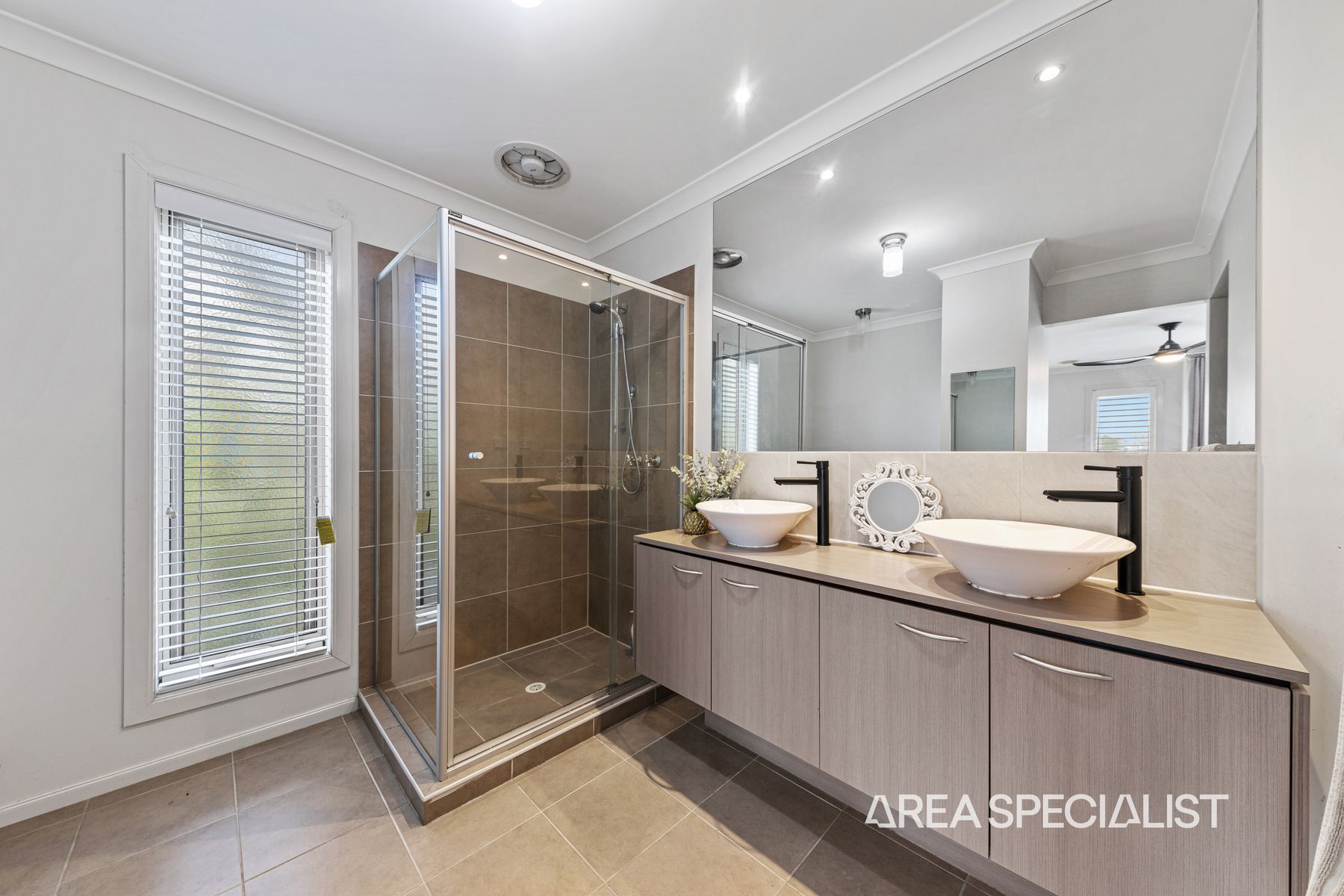 93 Livingstone Boulevard, Pakenham, VIC 3810, Pakenham - Thumbnail 6