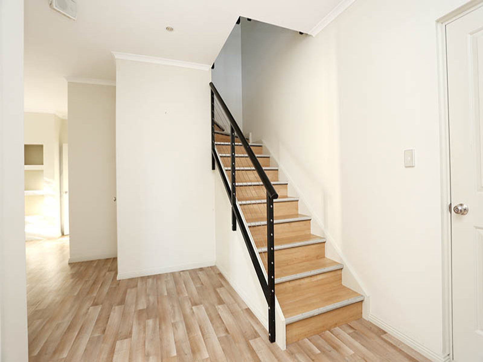 4 Coopers Crescent, Mawson Lakes, SA 5095, Mawson Lakes - Thumbnail 2