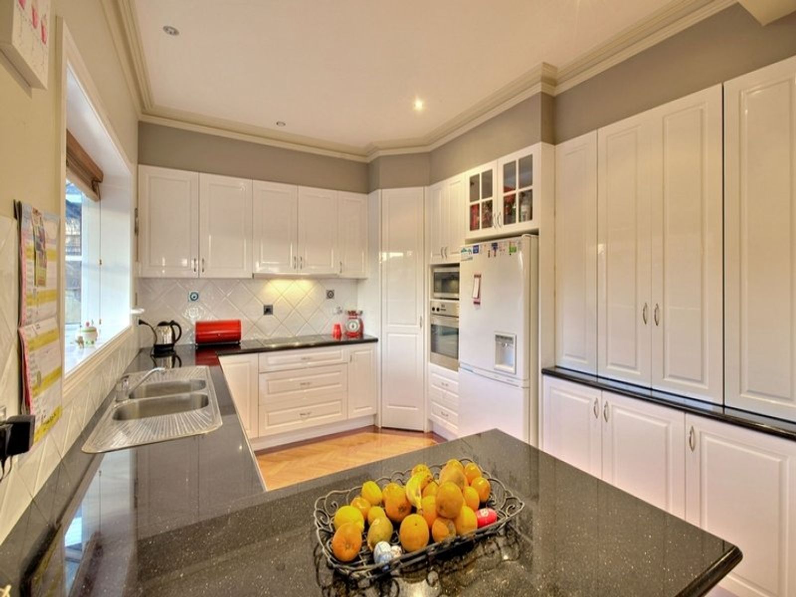 15 Kerr Crescent, Aspendale Gardens, VIC 3195, Aspendale Gardens - Thumbnail 2