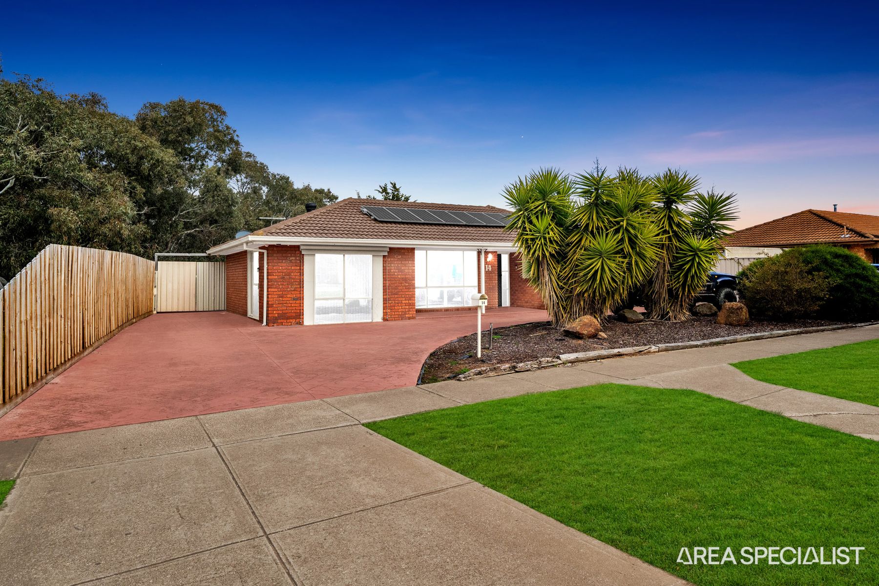 14 Walsingham Crescent, Kurunjang, VIC 3337, Kurunjang - Thumbnail 4