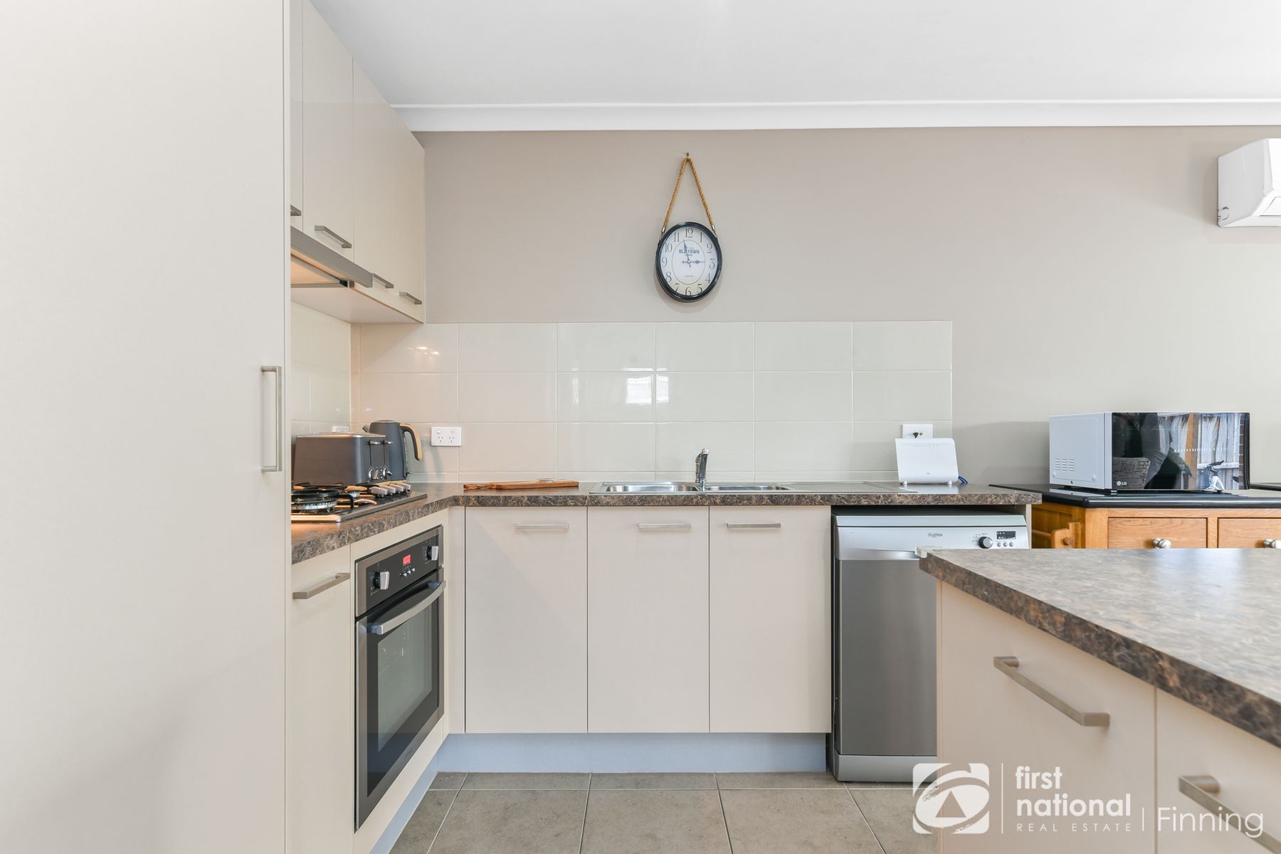 6 Townsend Avenue, Clyde VIC 3978, Clyde - Thumbnail 6