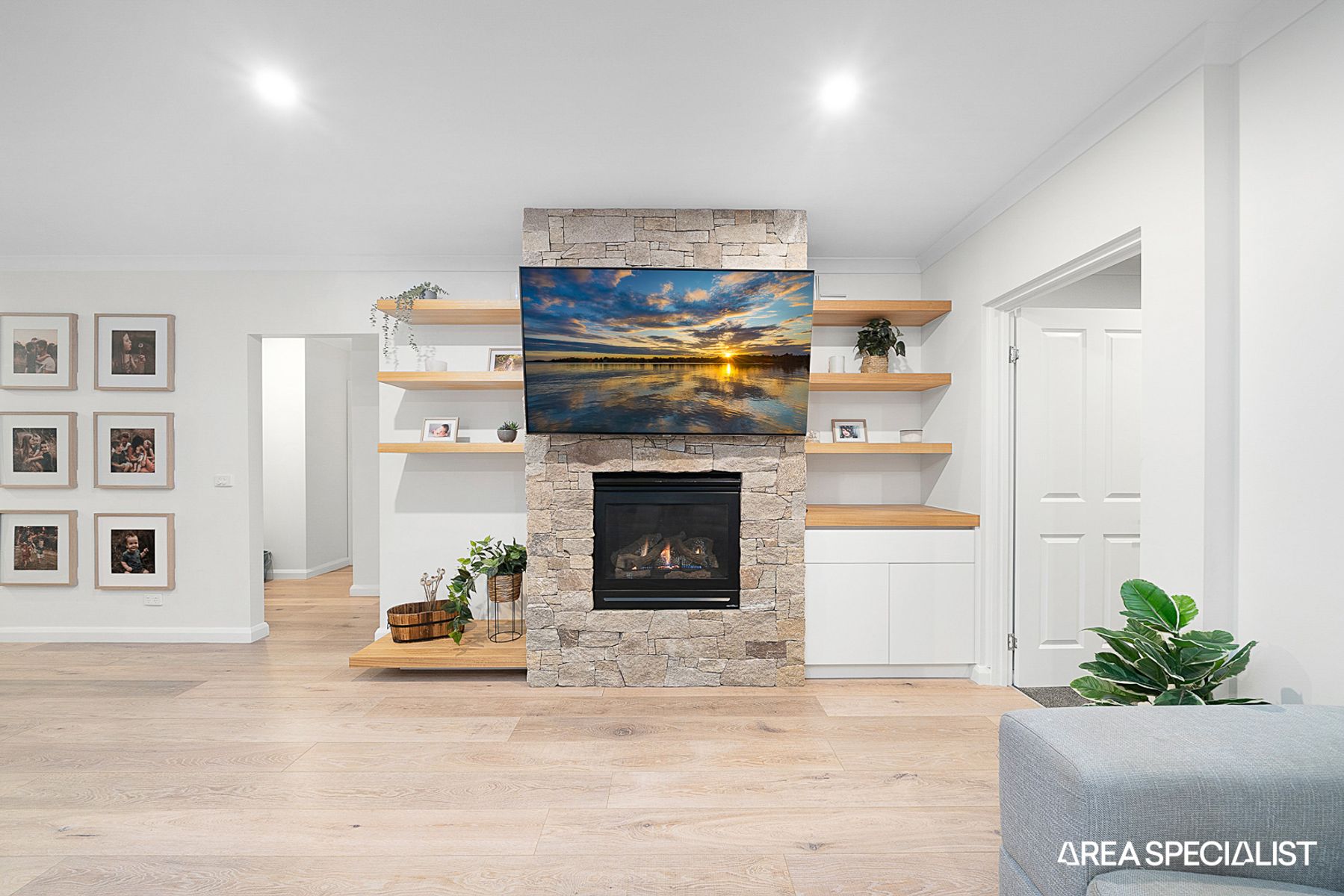 8 Patrick Close, Lyndhurst, VIC 3975, Lyndhurst - Thumbnail 2