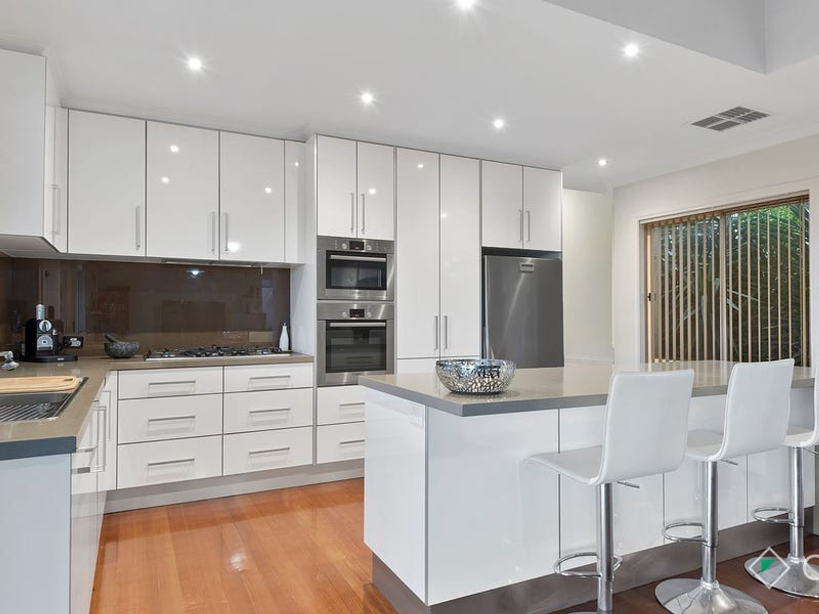 4 Milburn Court, Endeavour Hills, VIC 3802, Endeavour Hills - Thumbnail 2