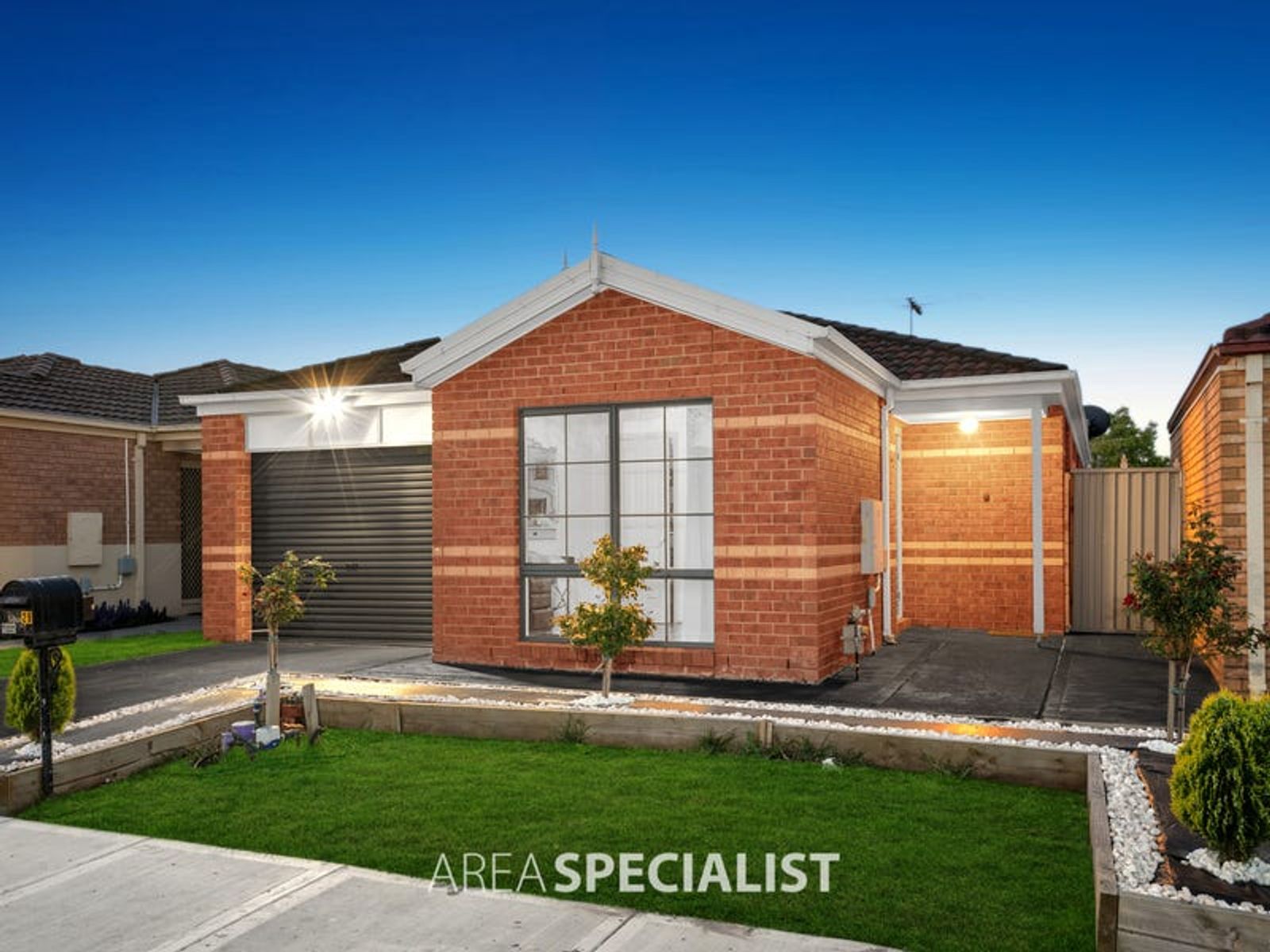 28 Mossman Drive, Cranbourne East, VIC 3977, Cranbourne East - Thumbnail 2