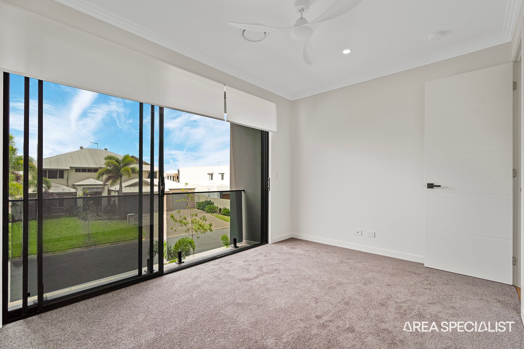 2 8 Middle Quay Dr, Biggera Waters QLD 4216, Alessia Tang(8)