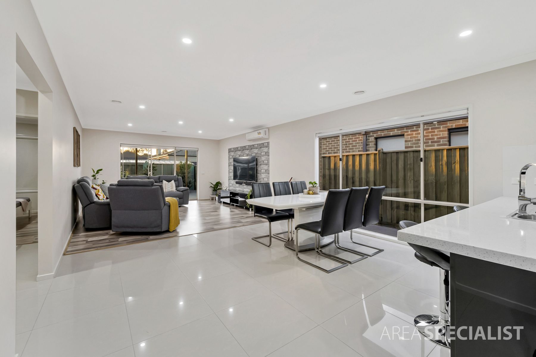 9 Stanford Street, Cranbourne West, VIC 3977, Cranbourne West - Thumbnail 4