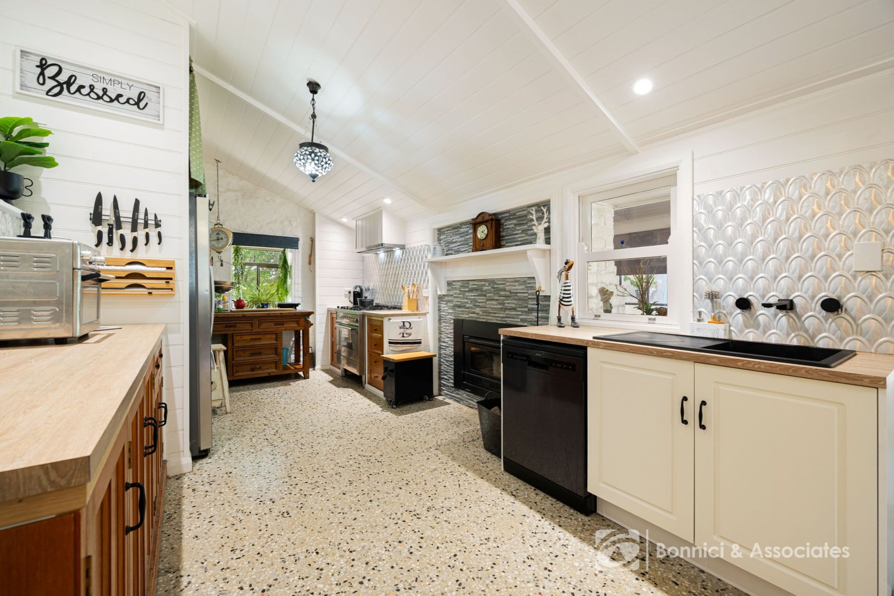 49 Bridge Road, Beechworth VIC 3747, Beechworth - Thumbnail 5