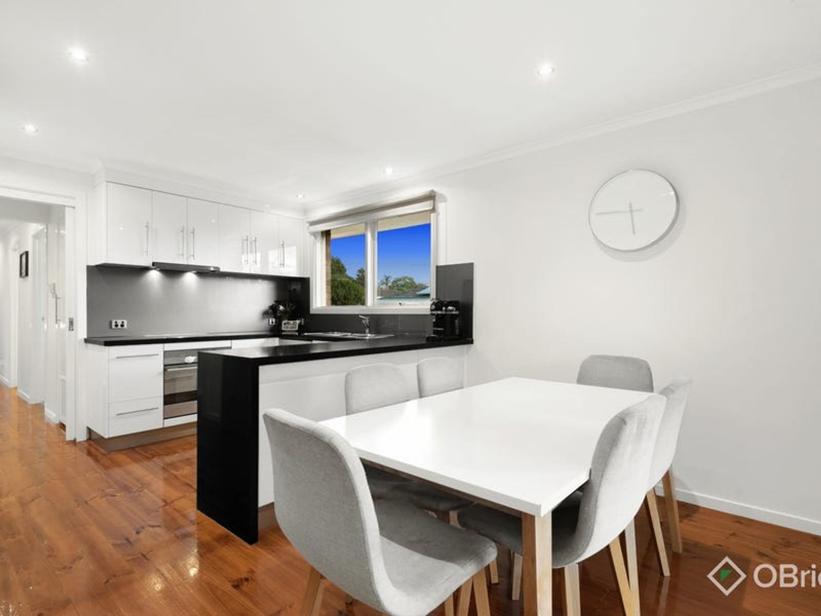 29 Sydney Parkinson Avenue, Endeavour Hills, VIC 3802, Endeavour Hills - Thumbnail 4