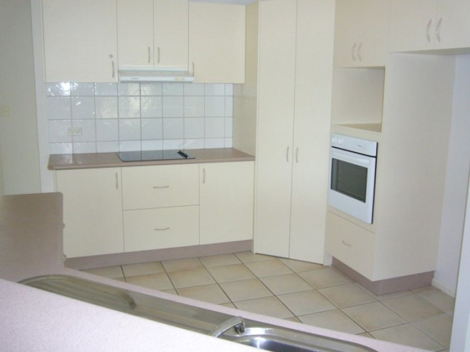 Contact Agent, Gunn NT 0832, Gunn - Thumbnail 4