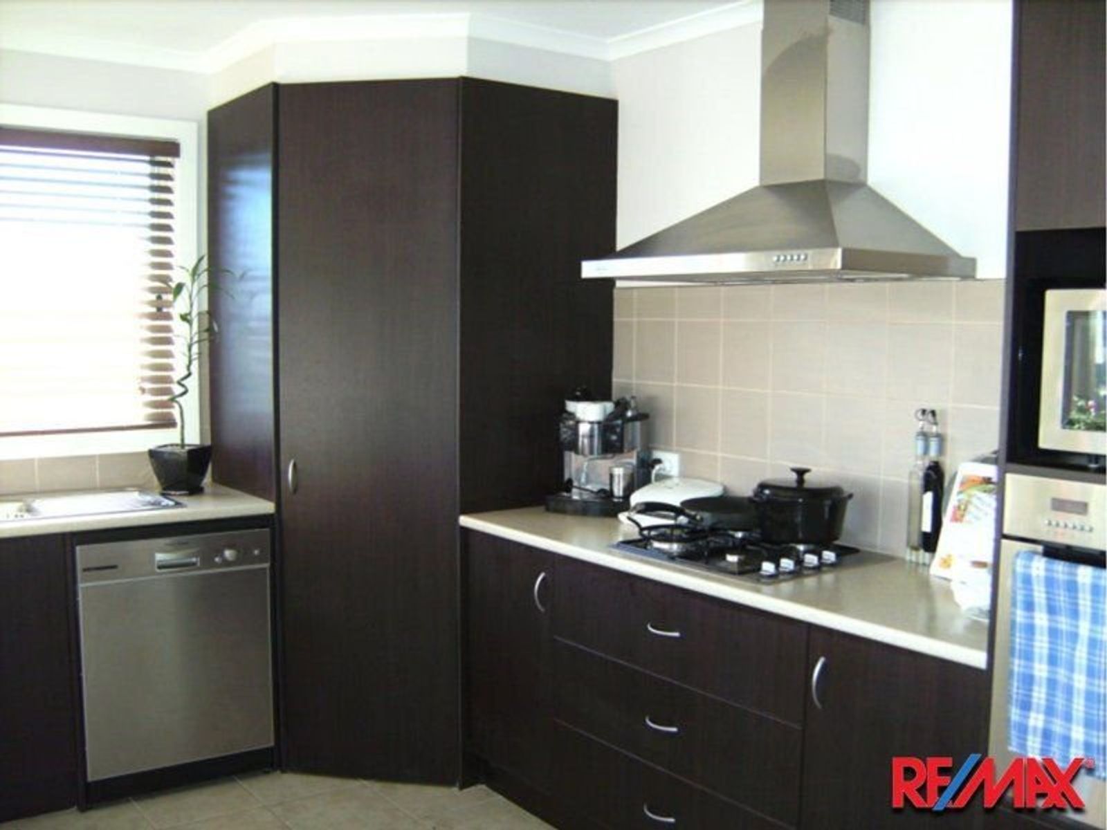 53 Clifton Park Drive, Contact Agent - Thumbnail 4
