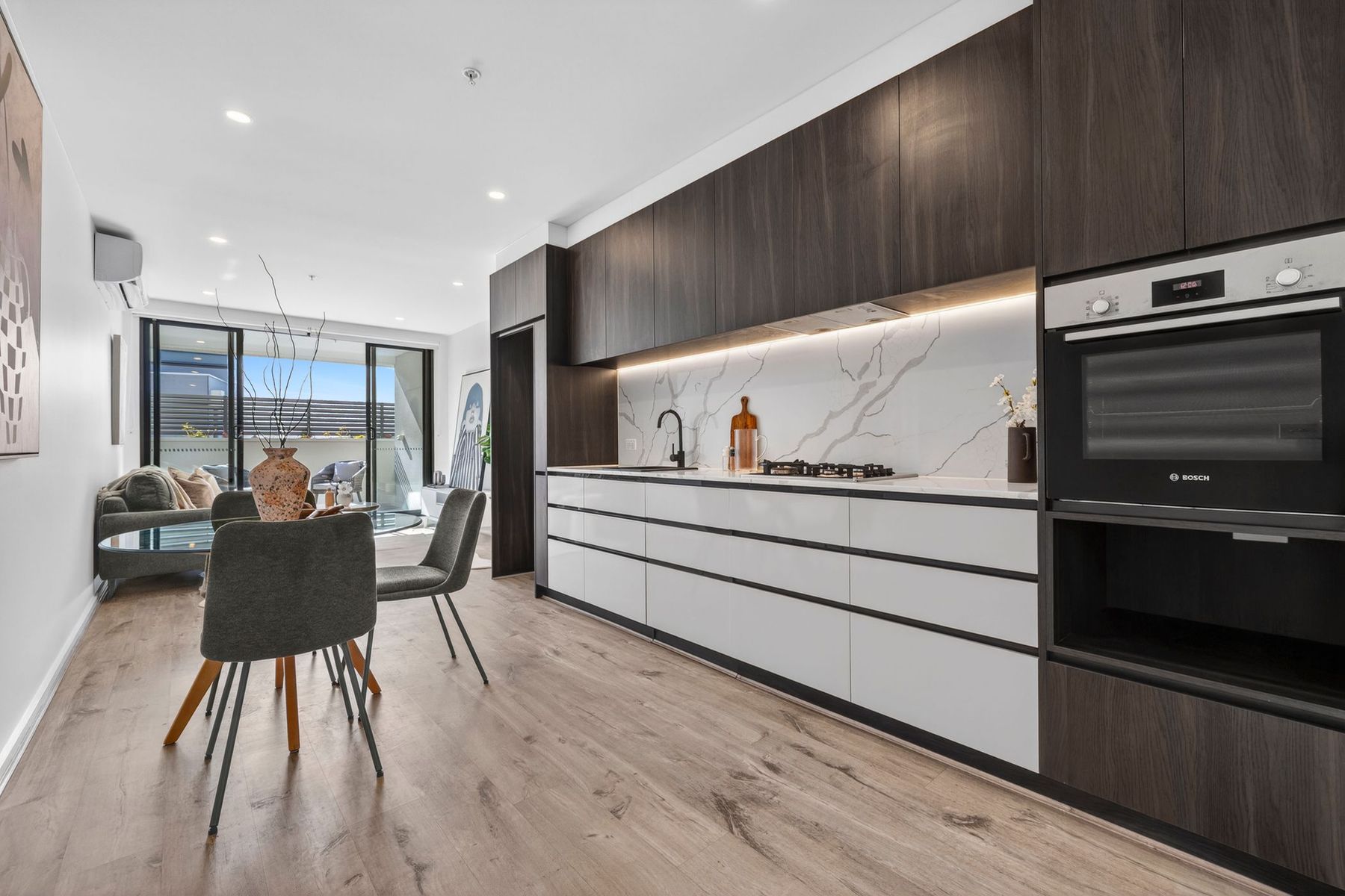 205/93 Warrigal Road, Hughesdale, VIC 3166, Hughesdale - Thumbnail 3