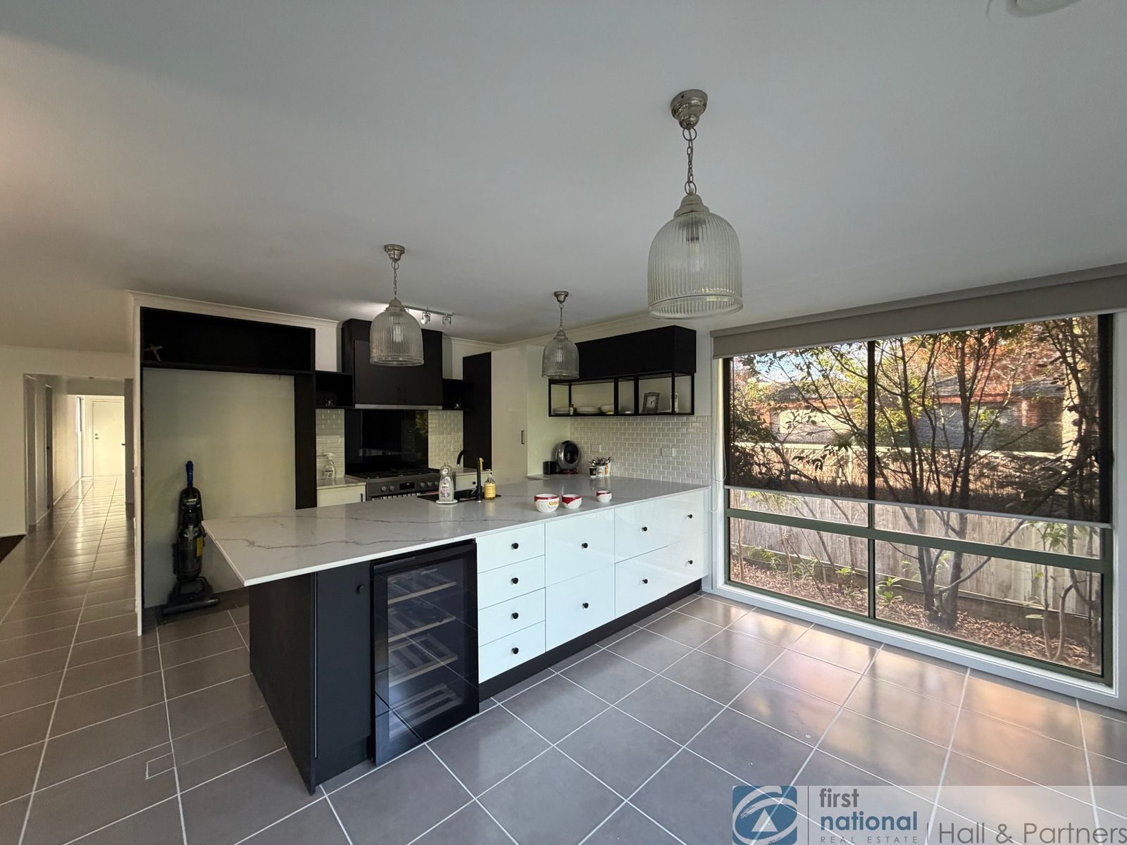 10 Oaklands Way, Pakenham VIC 3810, Pakenham - Thumbnail 4