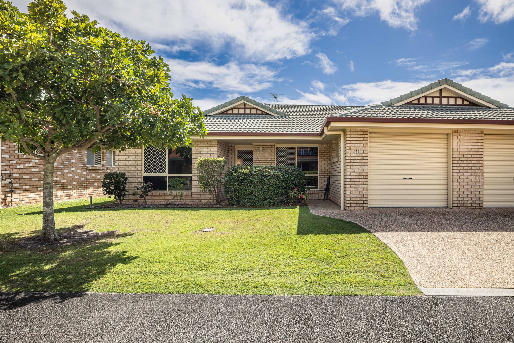 24/210 Bestmann Road East, Sandstone Point - Image 1