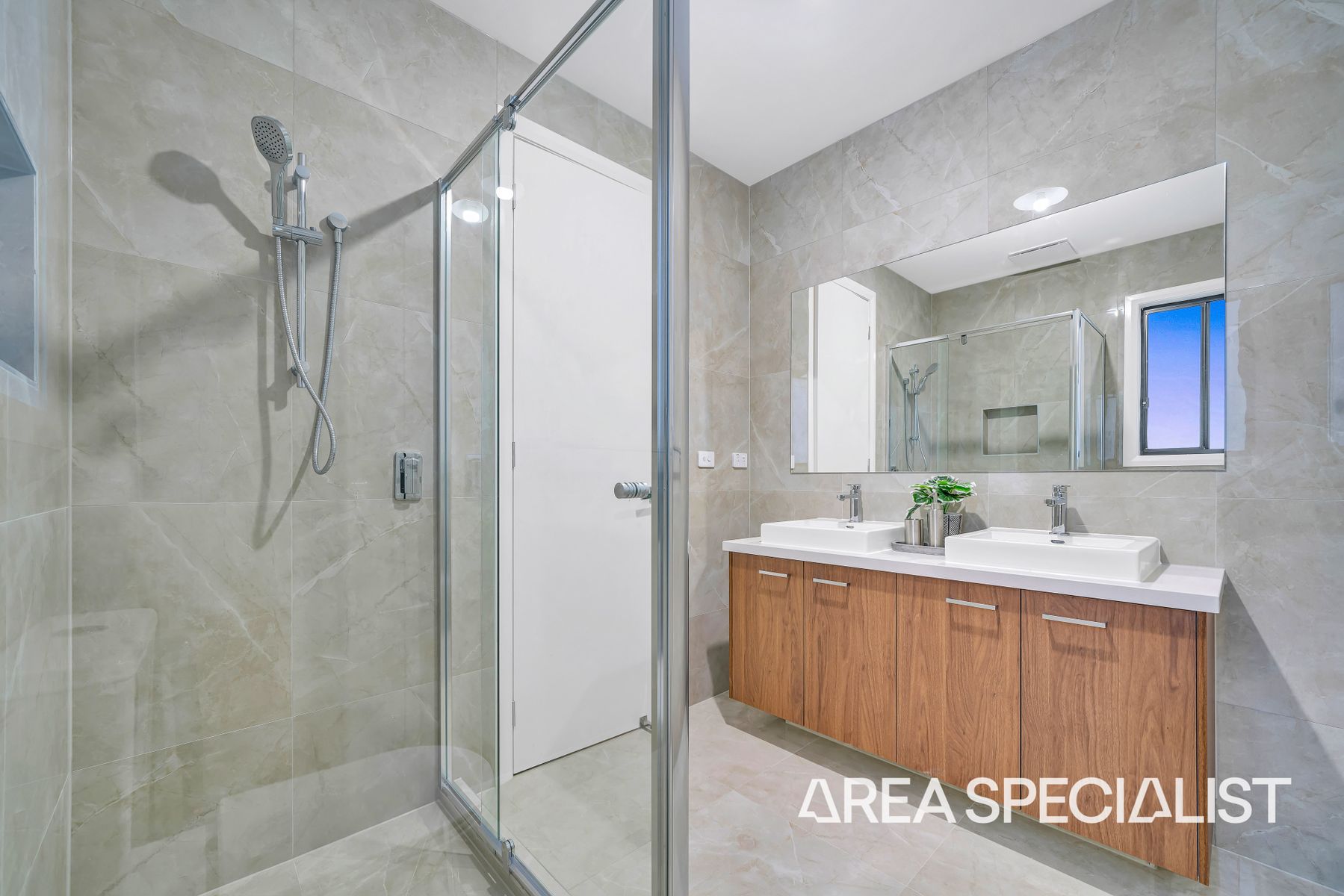 16 Cook Road, Melton South, VIC 3338, Melton South - Thumbnail 6