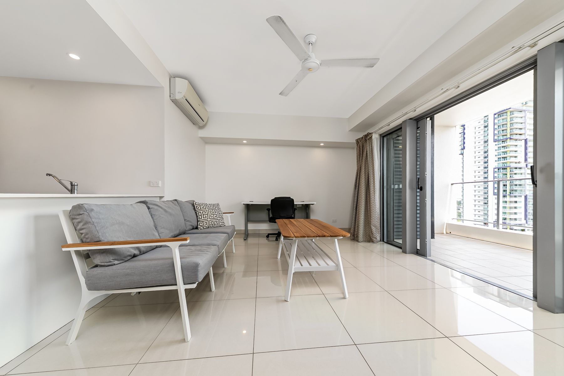 1206/31 Woods Street, Darwin City NT 0800, Darwin City - Thumbnail 3