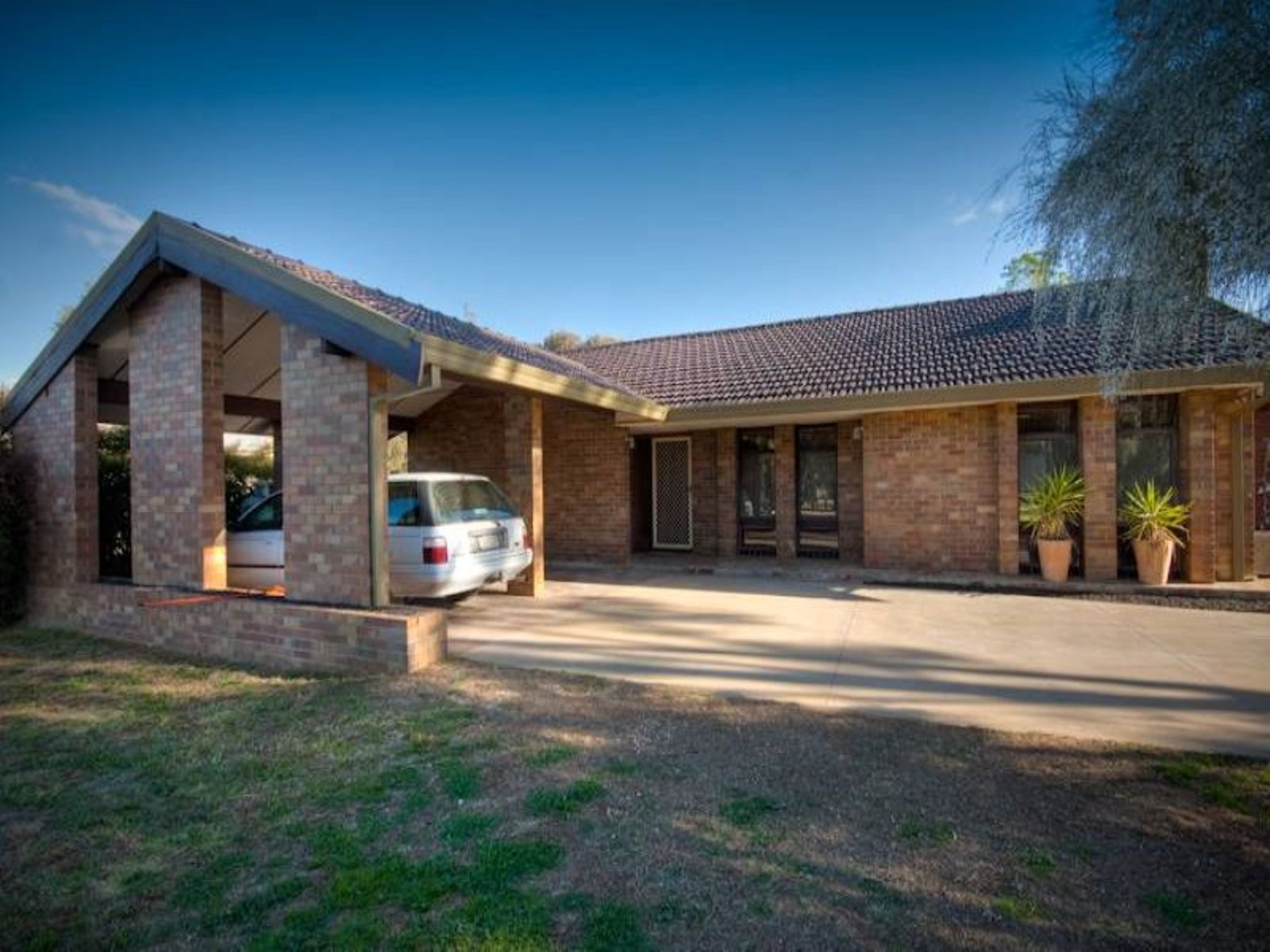 184 Fifth Street, Nichols Point - Image 1