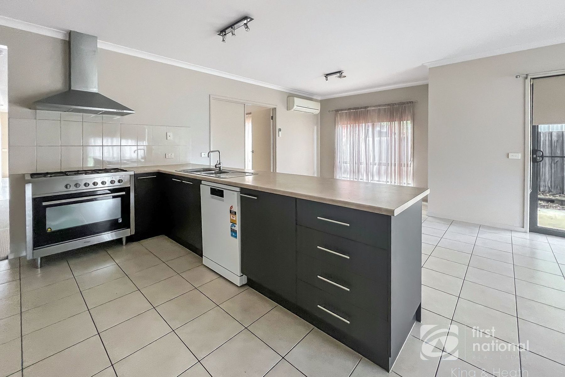 8 Morrison Street, Bairnsdale VIC 3875, Bairnsdale - Thumbnail 2