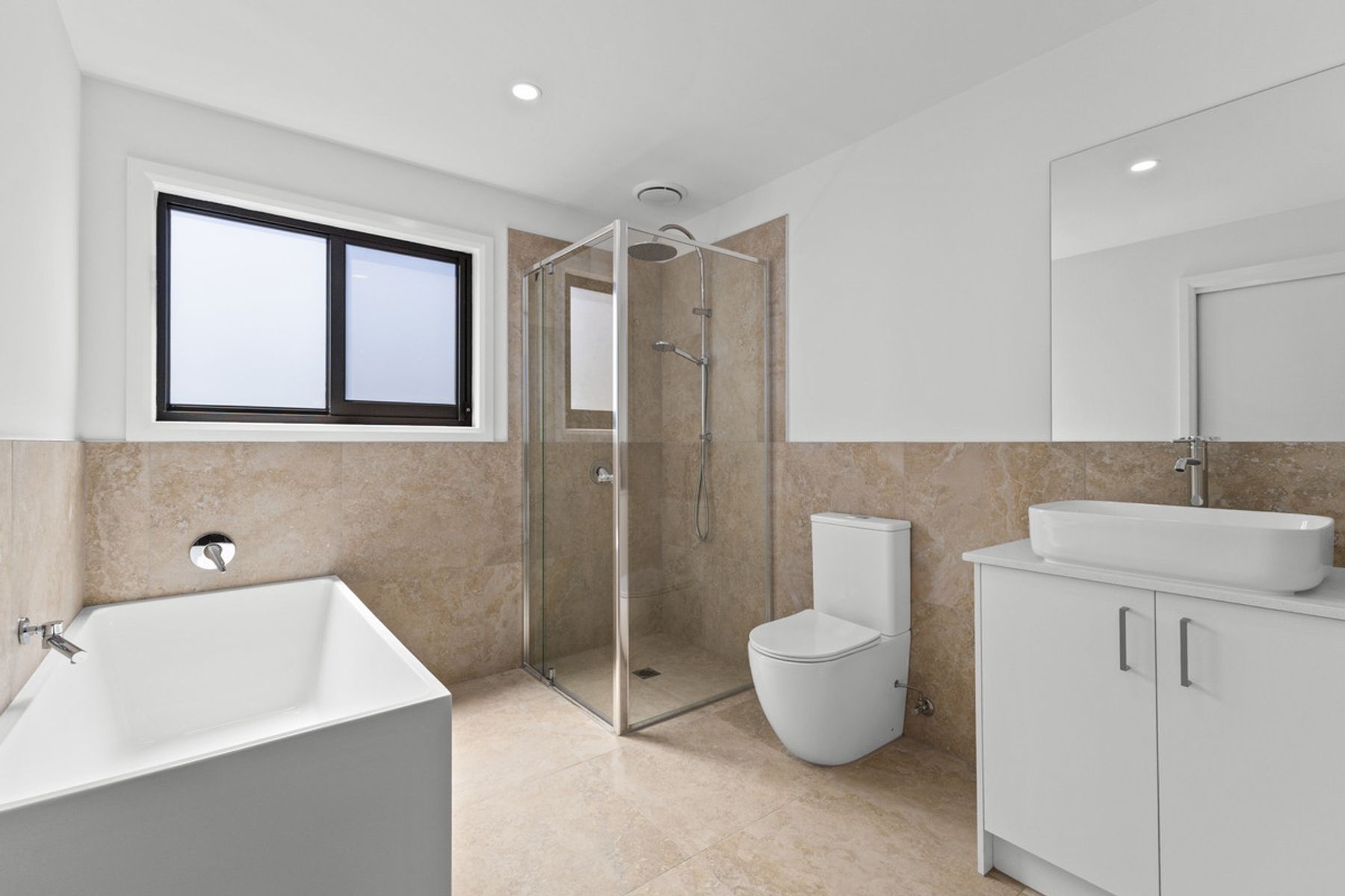 2/11 Hawker Street, Moe VIC 3825, Moe - Thumbnail 7