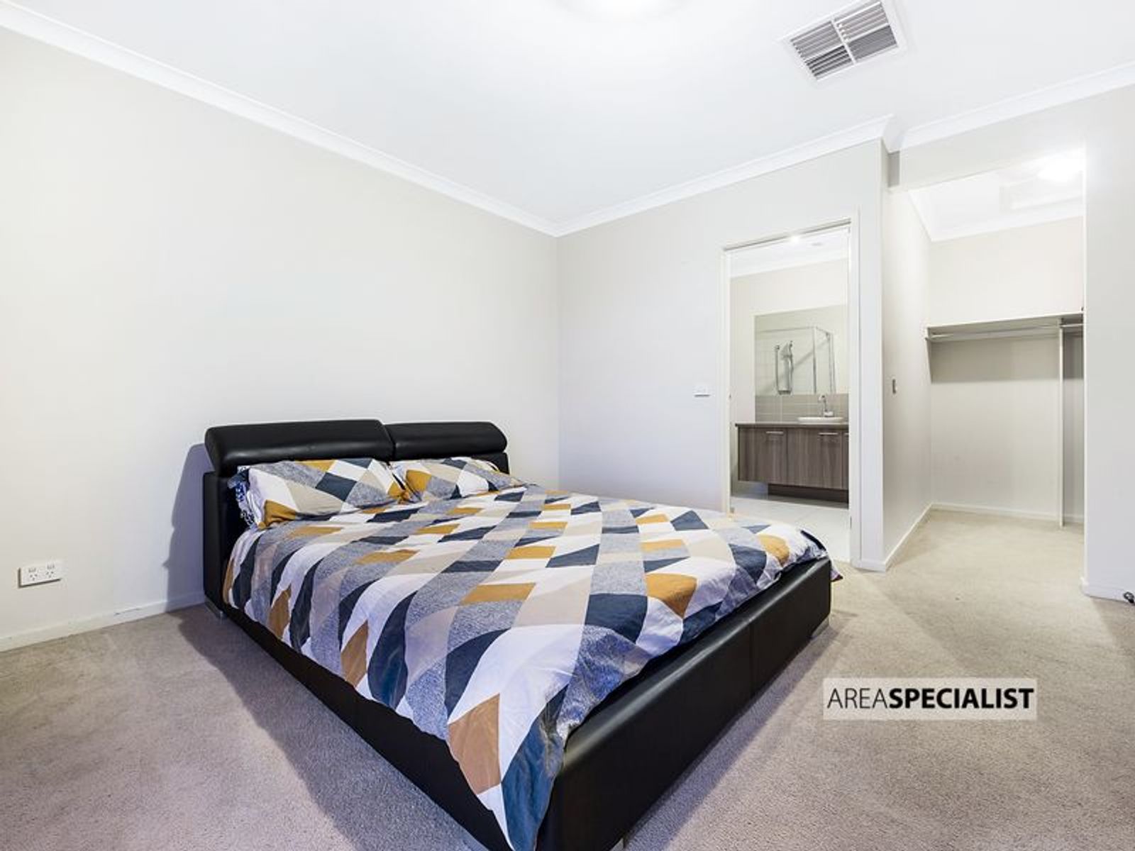6 Cemetine Terrace, Cranbourne, VIC 3977, Cranbourne - Thumbnail 2