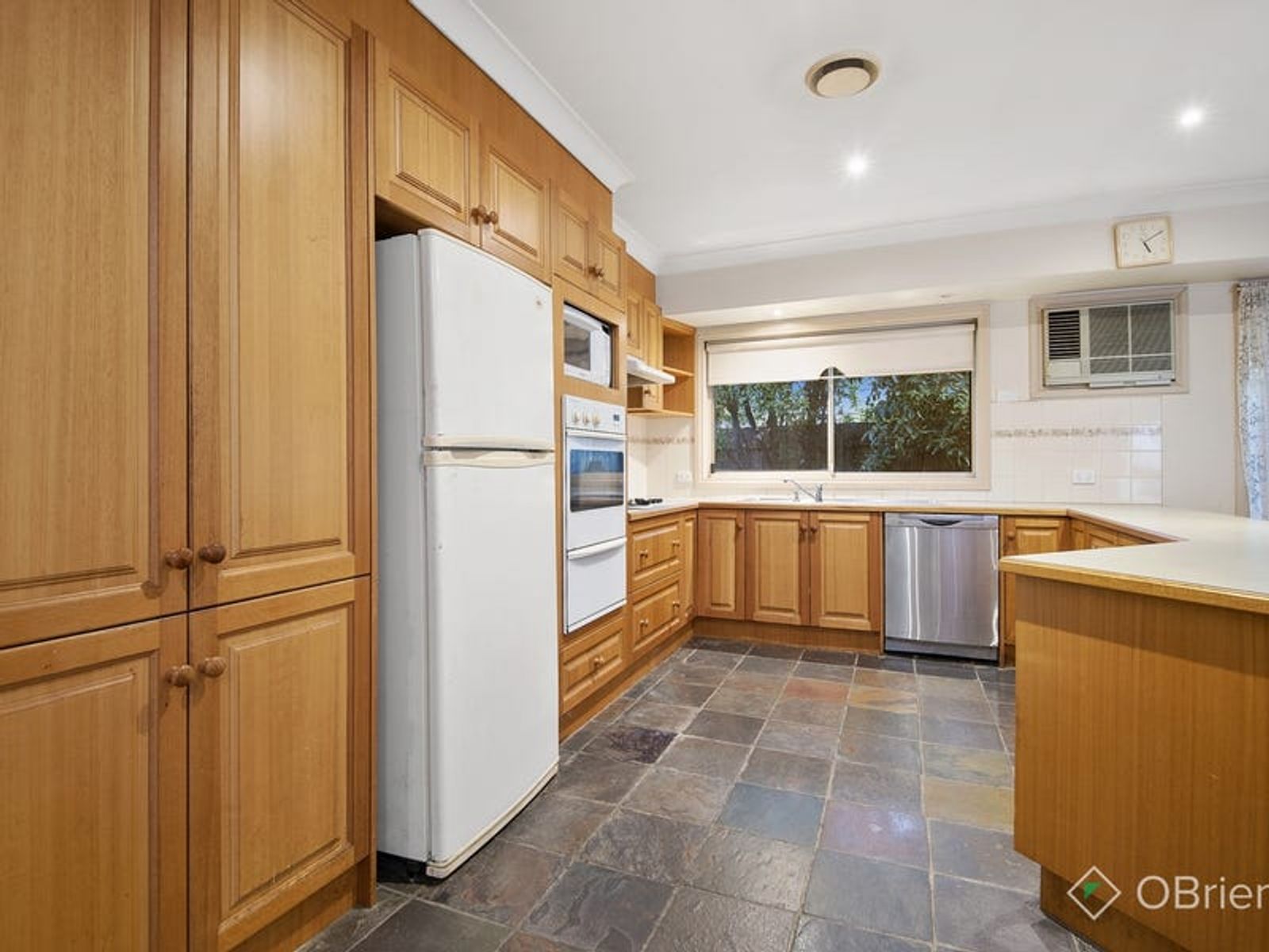 4 Stable Court, Endeavour Hills, VIC 3802, Endeavour Hills - Thumbnail 3