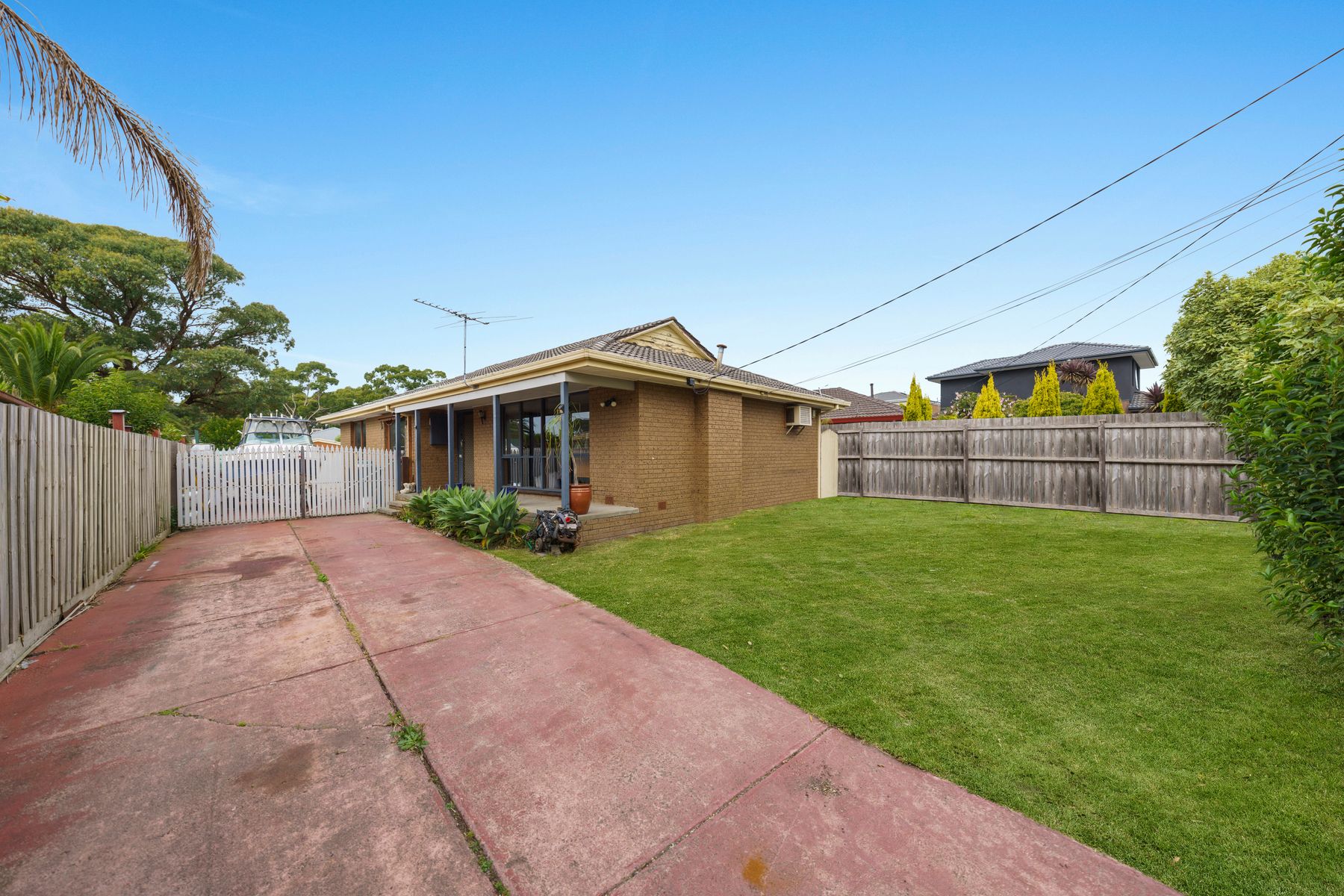 4 Highview Avenue, Cranbourne, VIC 3977, Cranbourne - Thumbnail 2