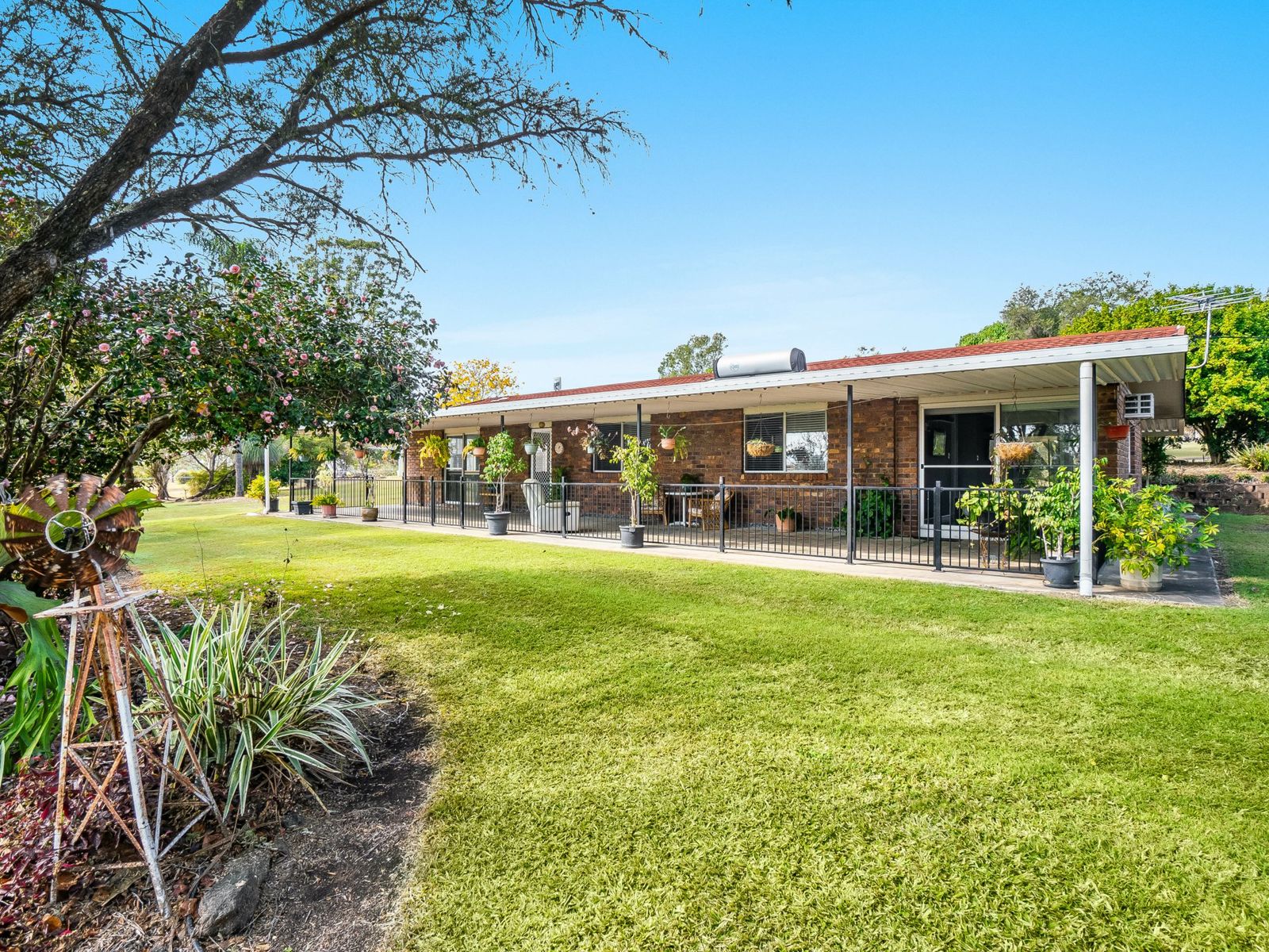 2 Hillside Drive, Fairy Hill - Thumbnail 4