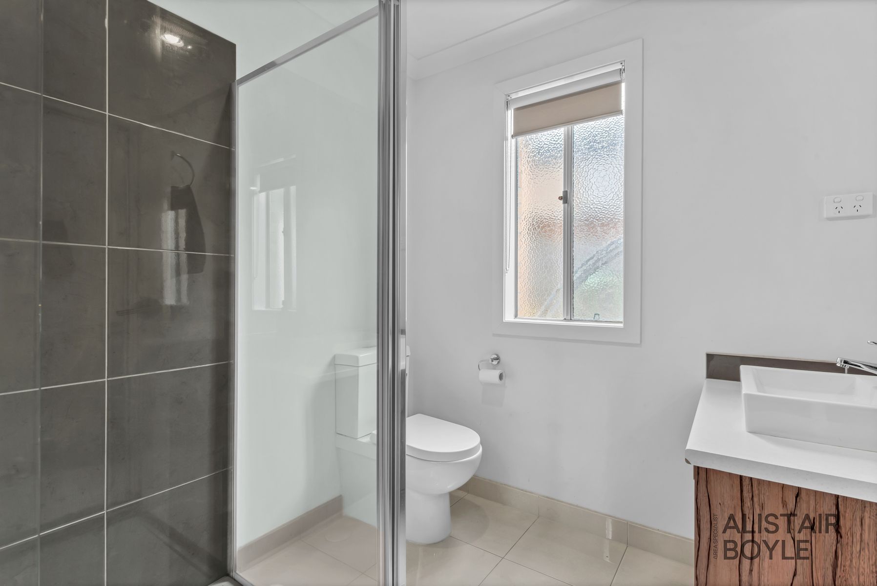 11 McKenna Place, Pakenham, VIC 3810, Pakenham - Thumbnail 5
