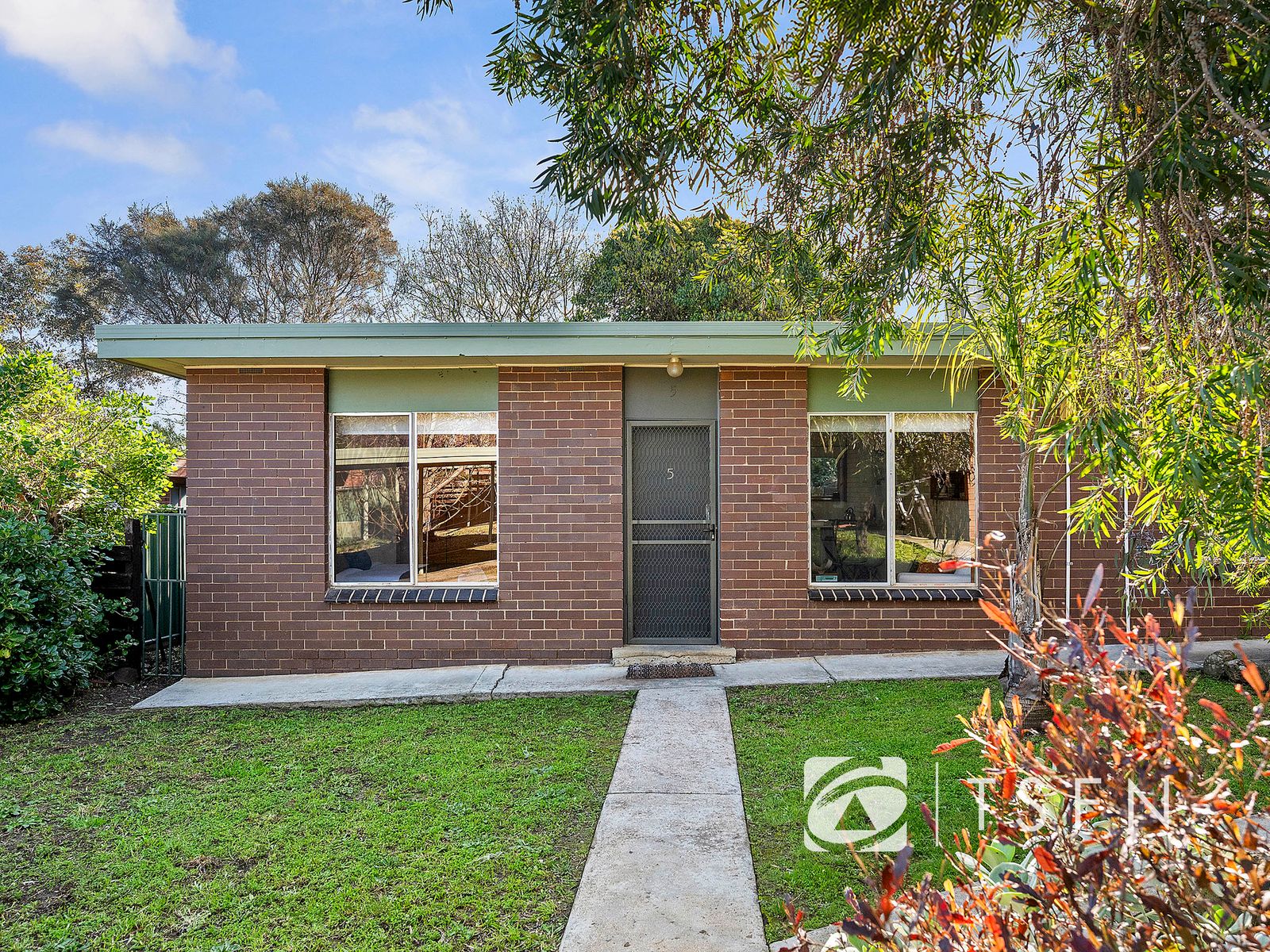 5/26 Yallambee Drive, Kennington - Image 1