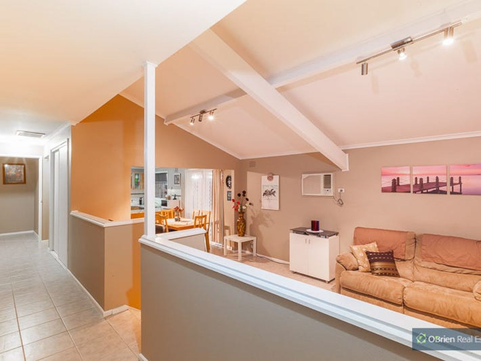 9 Cristata Avenue, Endeavour Hills, VIC 3802, Endeavour Hills - Thumbnail 2