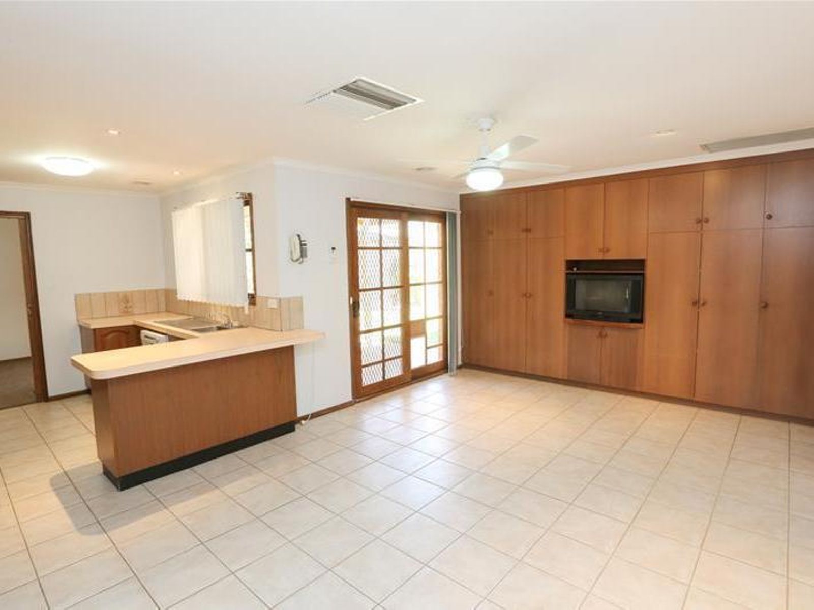 21 Helen Court, Mildura - Thumbnail 7