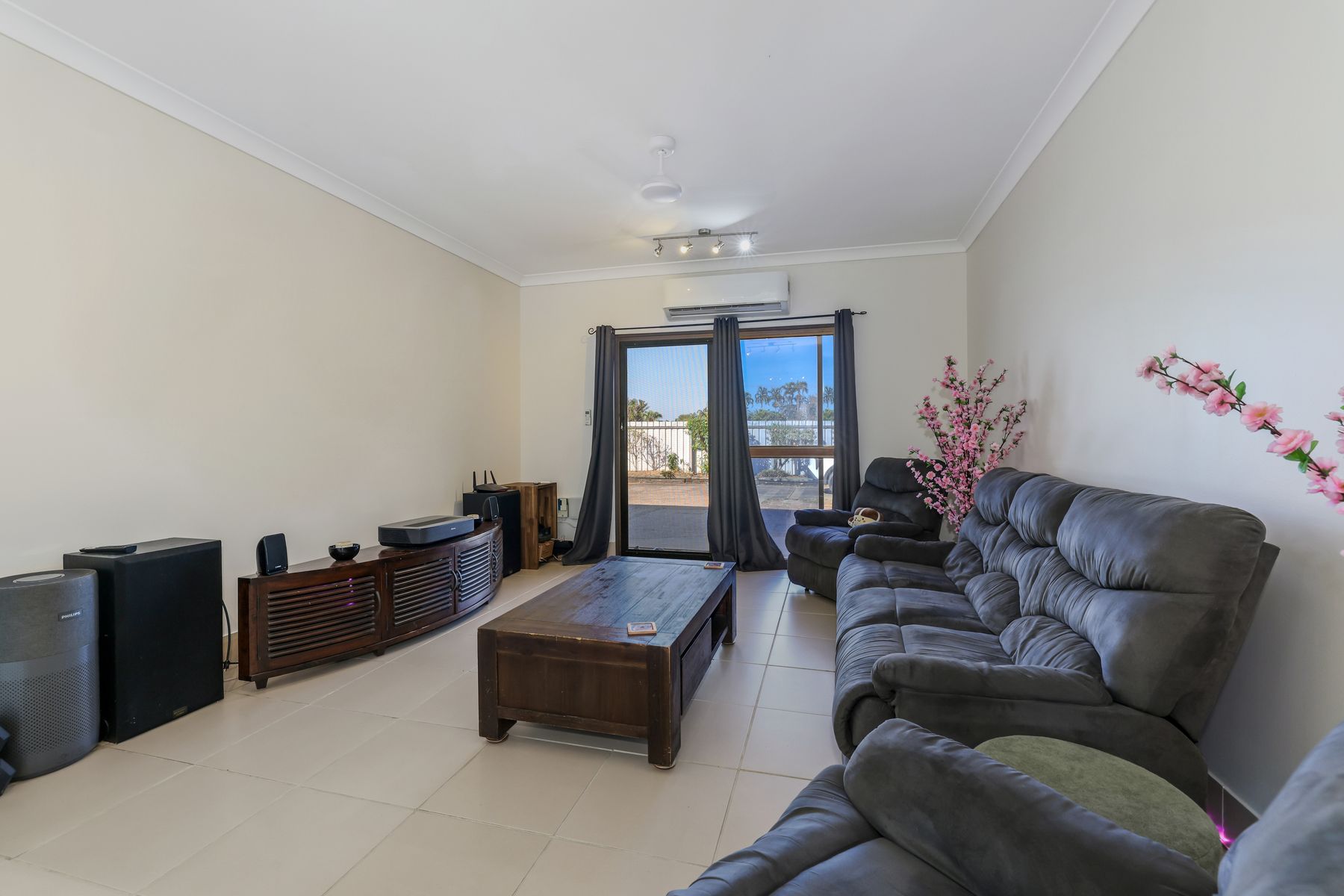 3/12 Abbott Crescent, Malak - Image 1