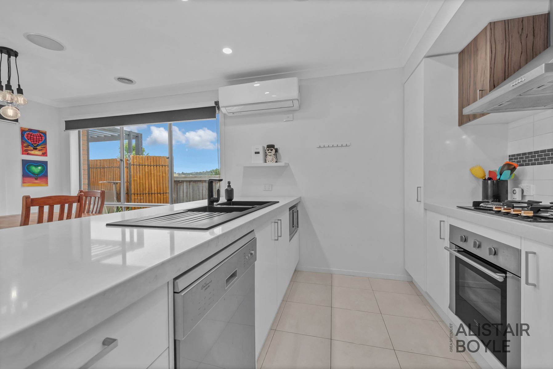 11 McKenna Place, Pakenham, VIC 3810, Pakenham - Thumbnail 7