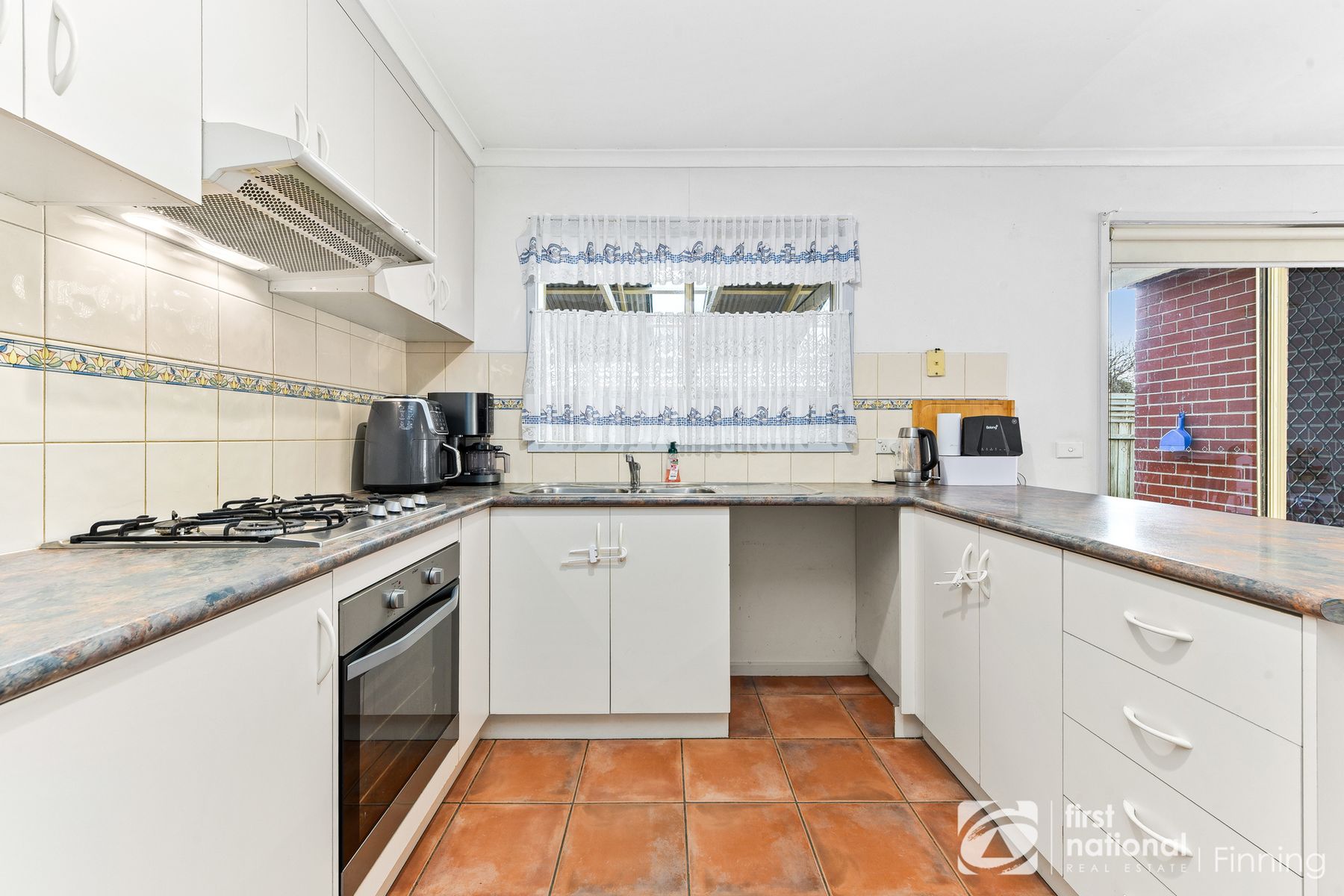 32 Raffindale Crescent, Cranbourne VIC 3977, Cranbourne - Thumbnail 3