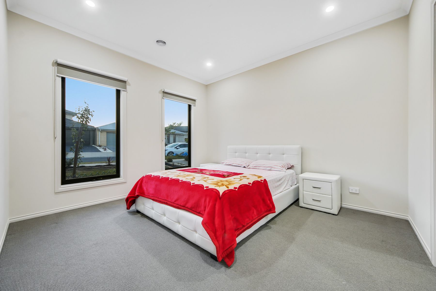 27 Vermillion Drive, Clyde North, VIC 3978, Clyde North - Thumbnail 6
