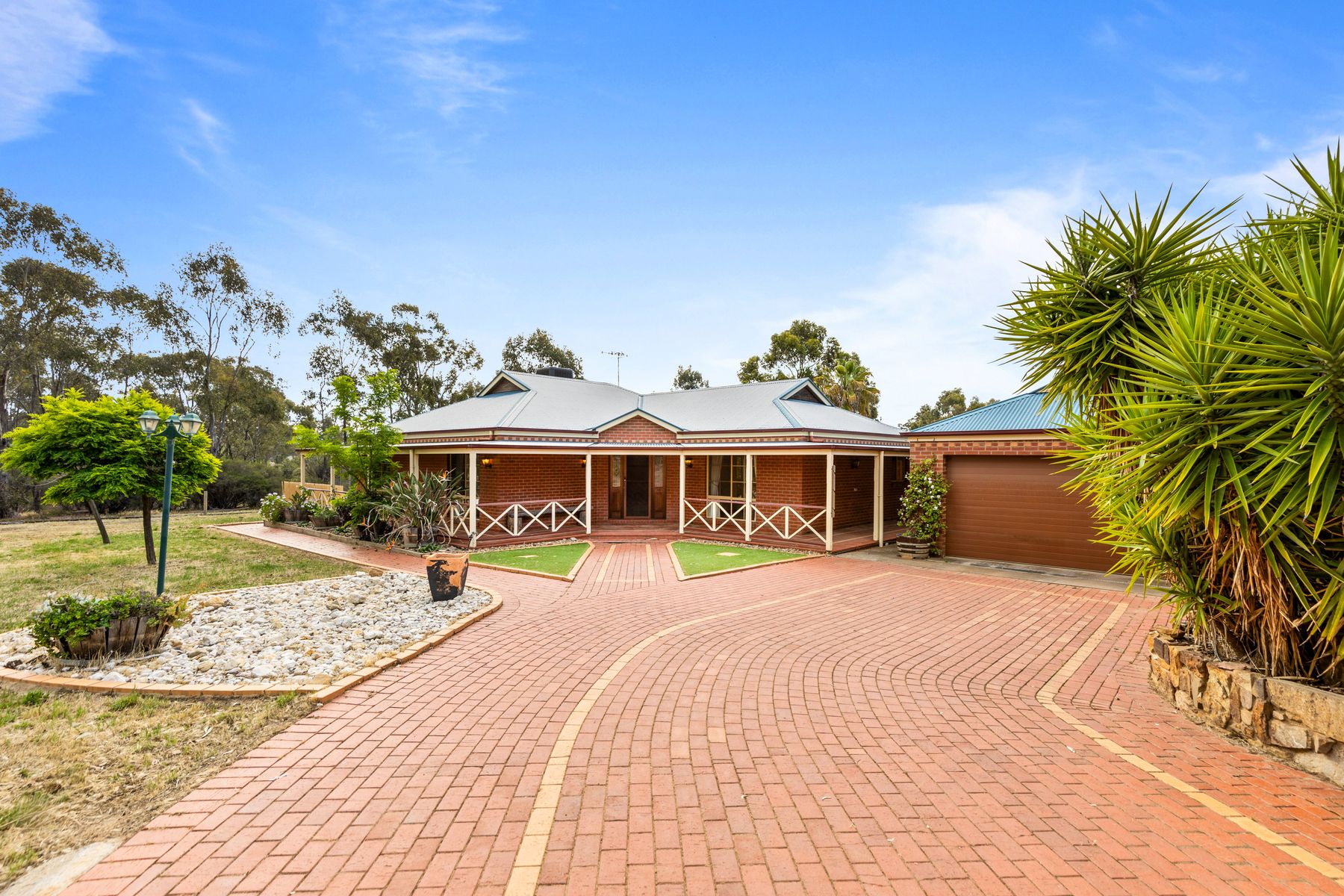 51 Bracewell Street, Maiden Gully VIC 3551, Maiden Gully - Thumbnail 2