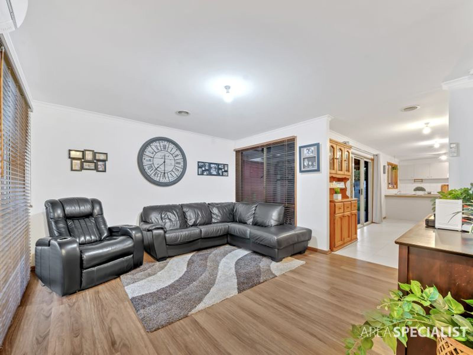 21 Brentwood Drive, Cranbourne North, VIC 3977, Cranbourne North - Thumbnail 2