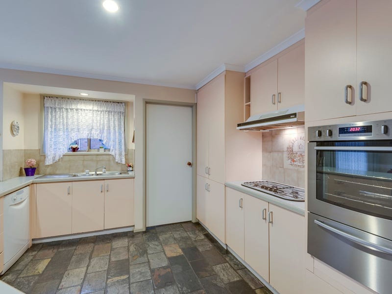 5 Conran Avenue, Endeavour Hills, VIC 3802, Endeavour Hills - Thumbnail 6