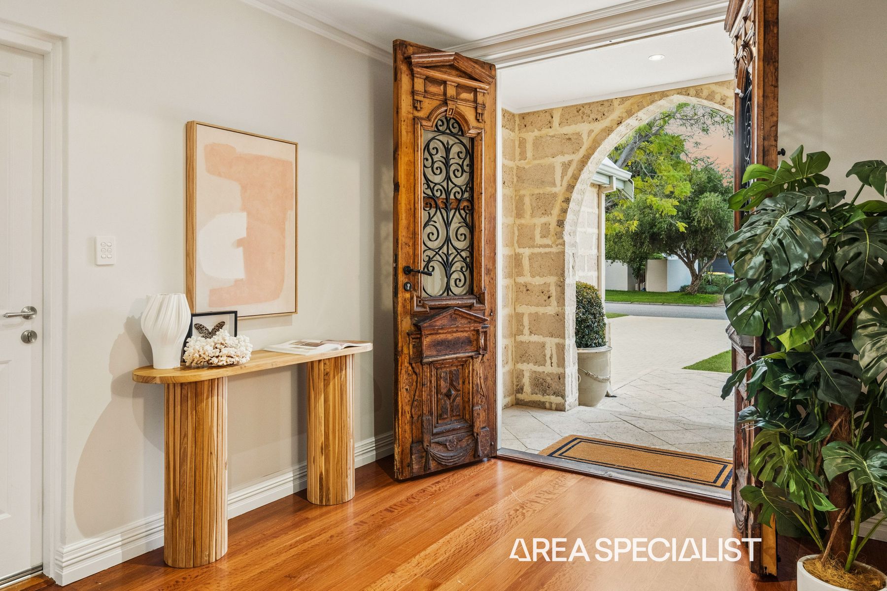 49 Glengariff Drive, Floreat, Floreat - Thumbnail 3