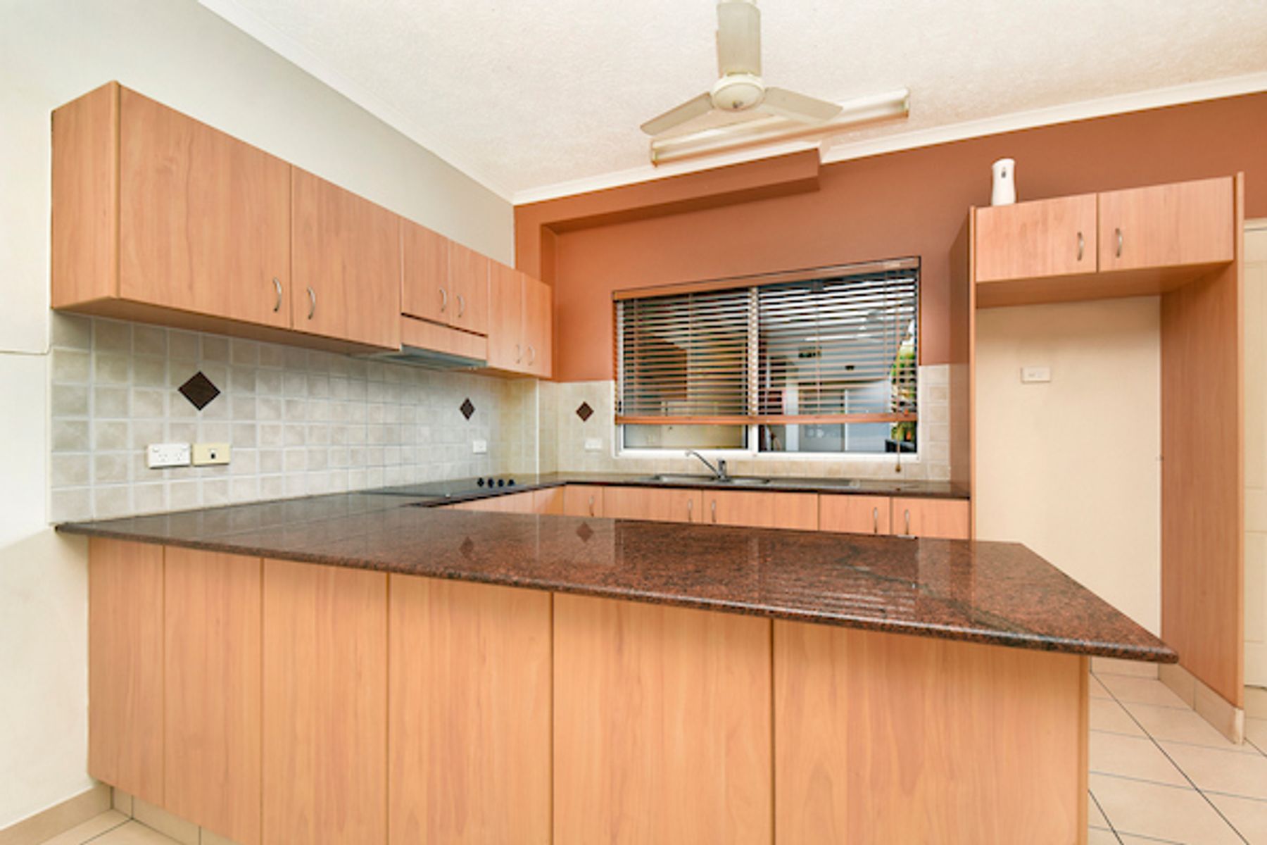 4/80 Woods Street, Darwin City NT 0800, Darwin City - Thumbnail 2