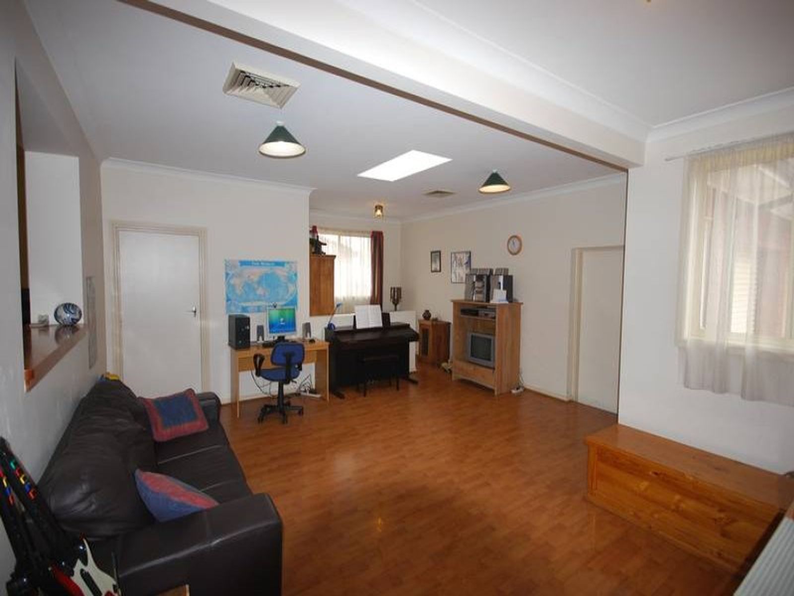 CENTRAL POSITION :11 Higgins Street, Penrith NSW 2750, Penrith - Thumbnail 8