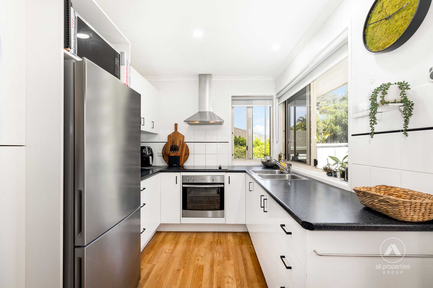 15 Thistle Street, Regents Park QLD 4118, Regents Park - Thumbnail 2