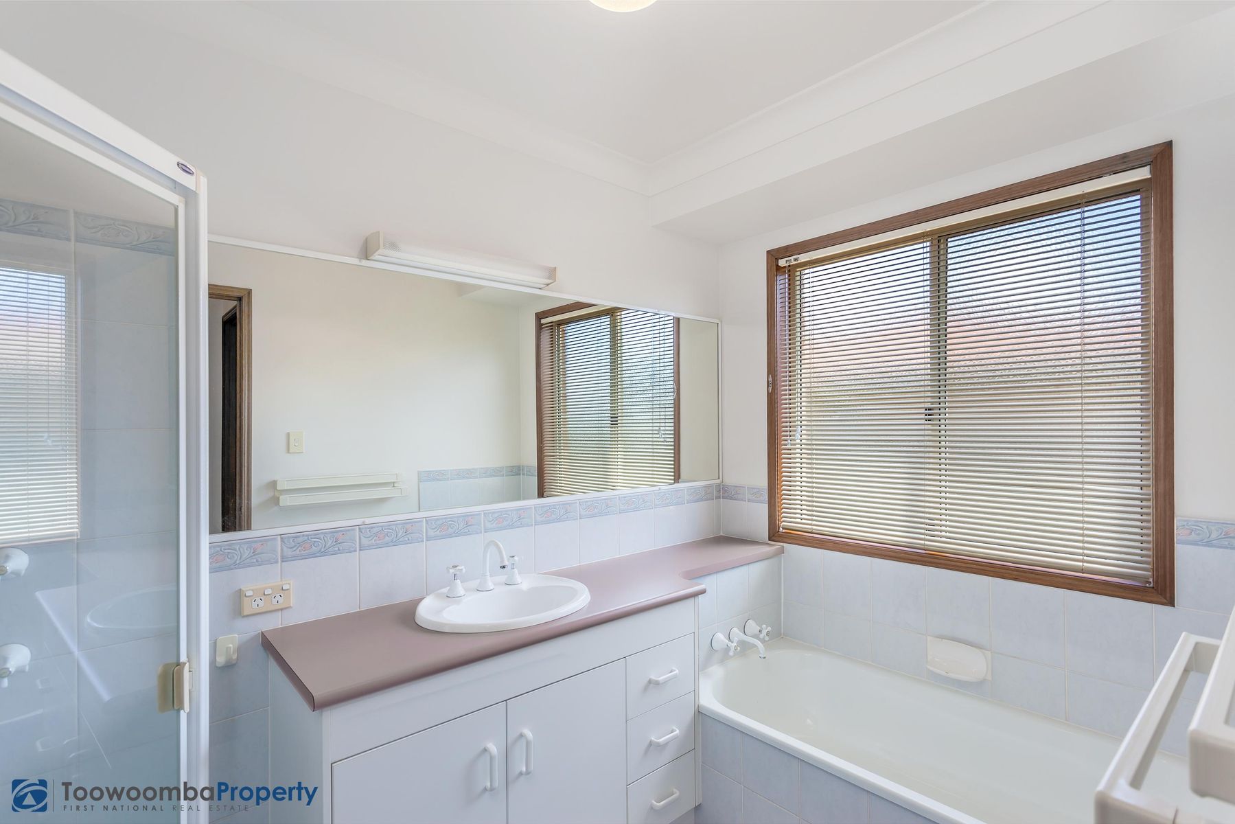 9 Lobwein Court, Middle Ridge QLD 4350, Middle Ridge - Thumbnail 6