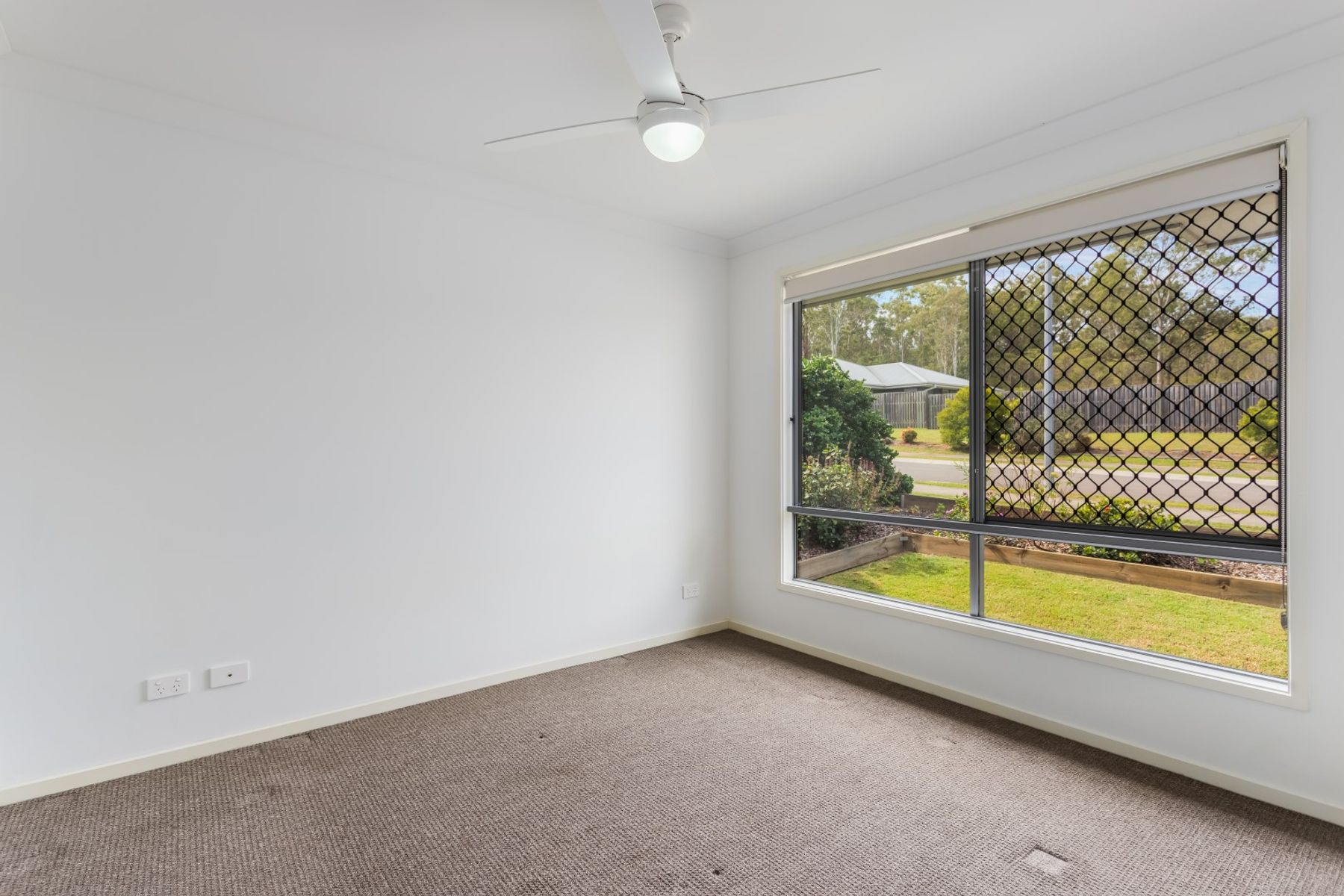 23 White Rock Drive, Redbank Plains QLD 4301, Redbank Plains - Thumbnail 5