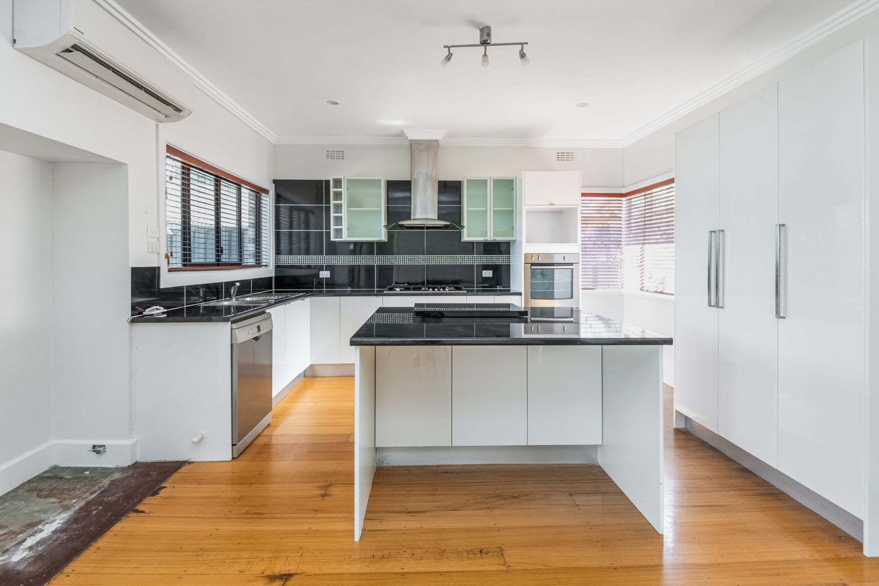 89 Lockwood Road, Kangaroo Flat VIC 3555, Kangaroo Flat - Thumbnail 2